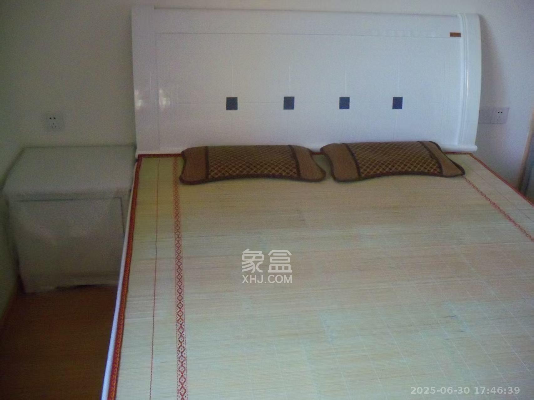 钰龙天下一期  1室1厅1卫   2000.00元/月室内图