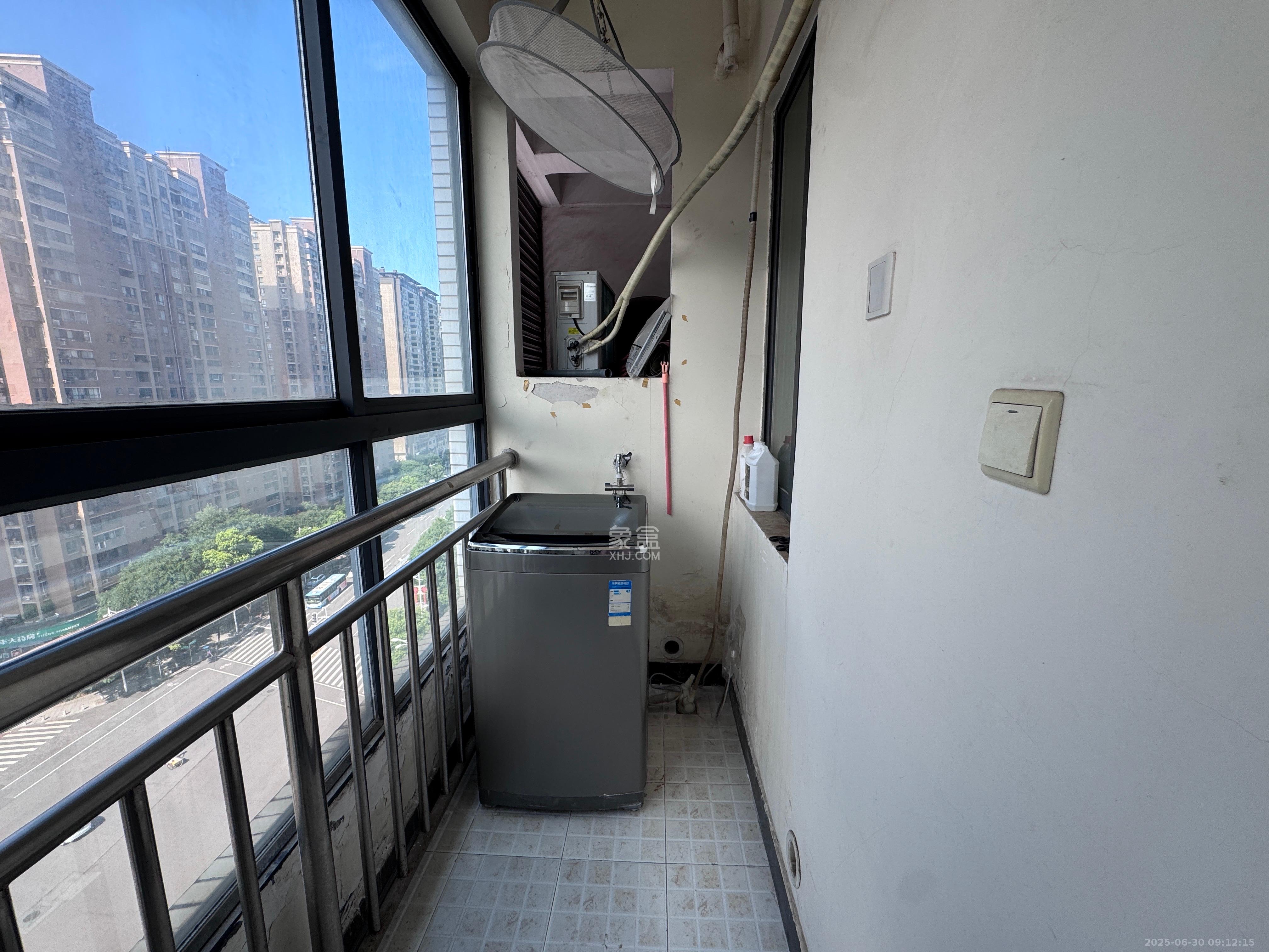 满庭芳小区  1室1厅1卫   1700.00元/月室内图
