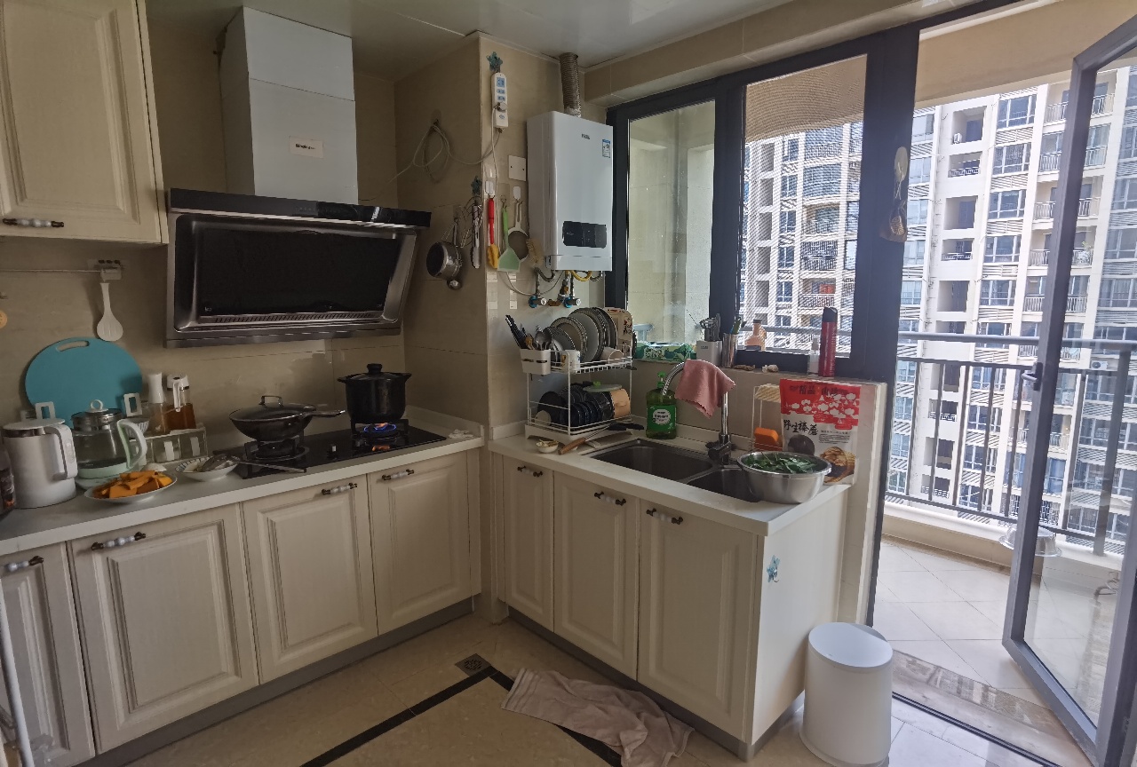 置地御海公馆  4室2厅2卫    160.0万 置地御海公馆  4室2厅2卫    160.0万室内图