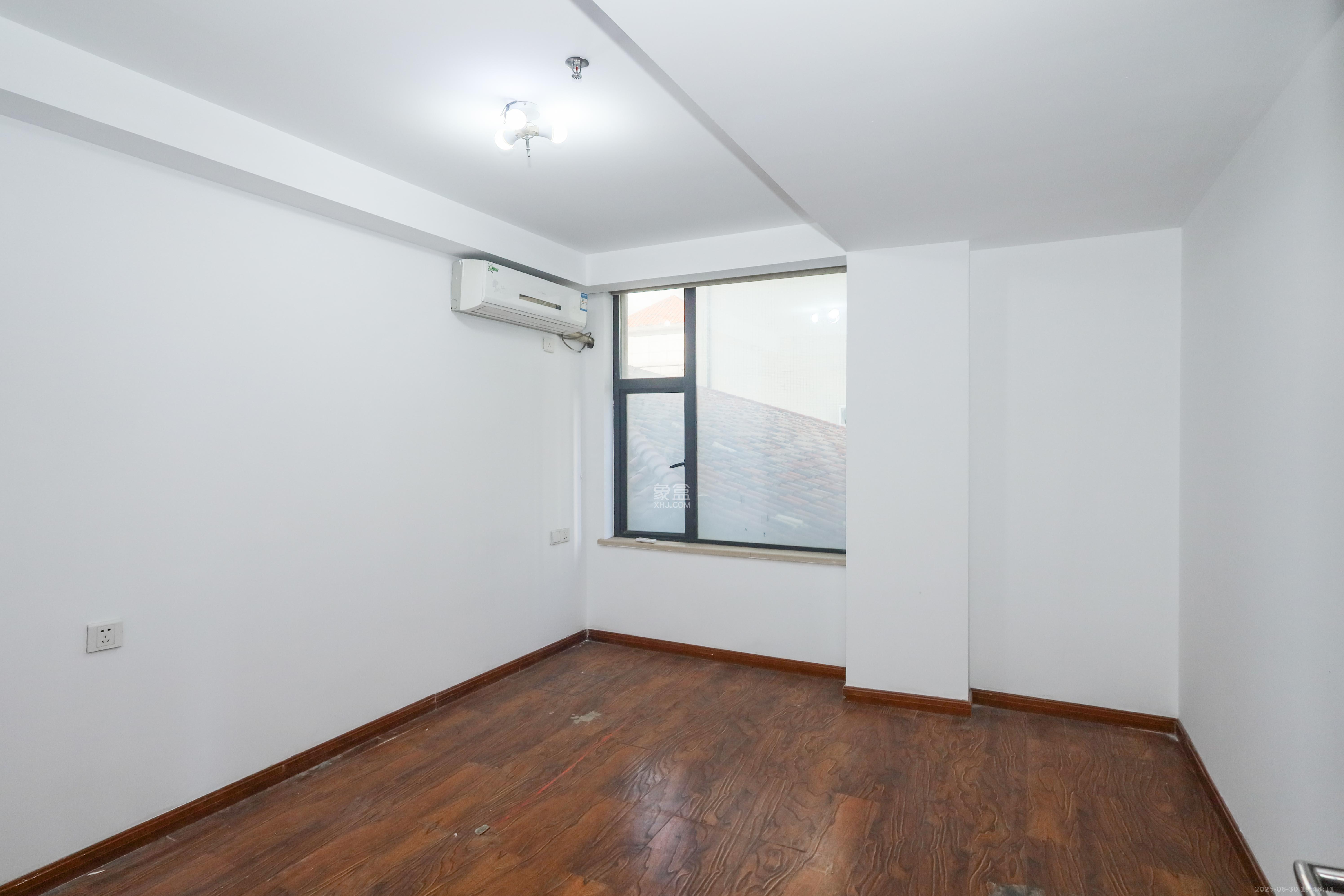 谢家湾安置小区  1室0厅0卫    1250.0元/月 谢家湾安置小区  1室0厅0卫    1250.0元/月室内图