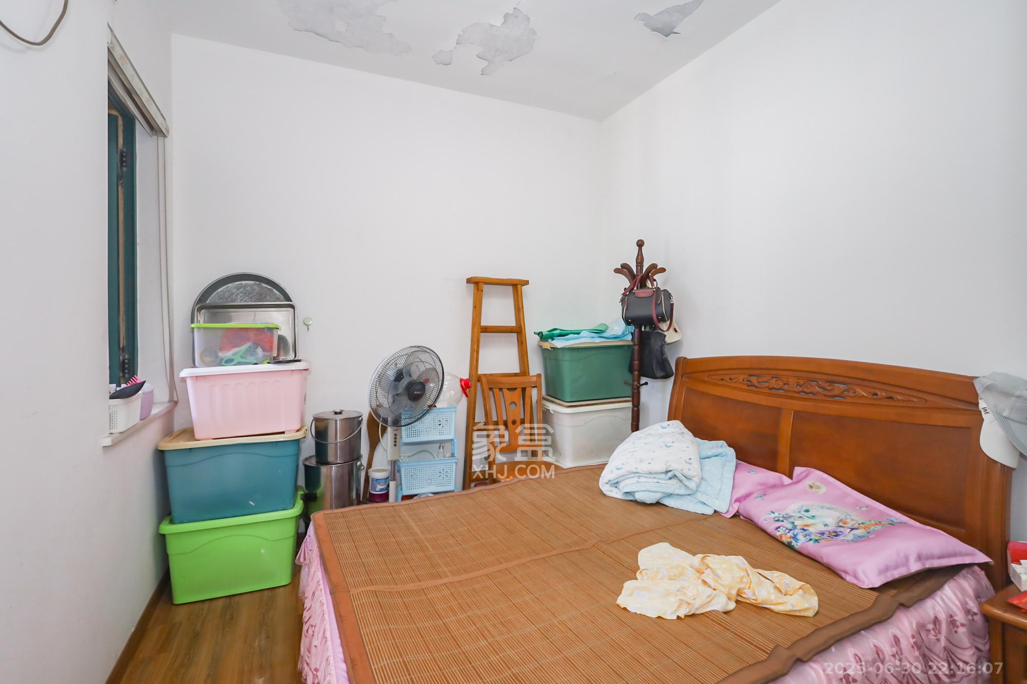 滨江金座 2室2厅1卫 85.0万 滨江金座 2室2厅1卫 85.0万卧室