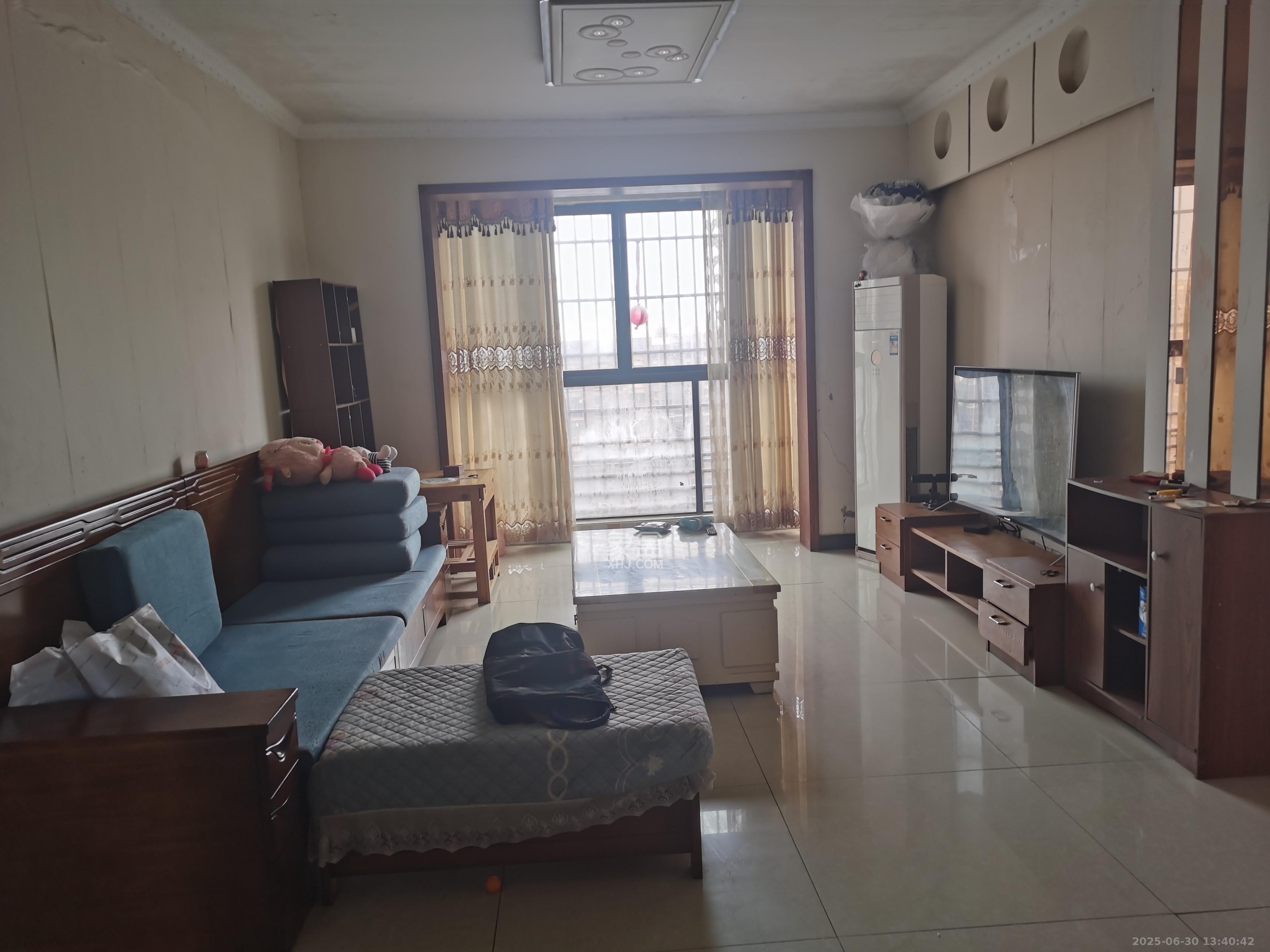 新城国际花都  3室2厅1卫    1600.0元/月 新城国际花都  3室2厅1卫    1600.0元/月室内图