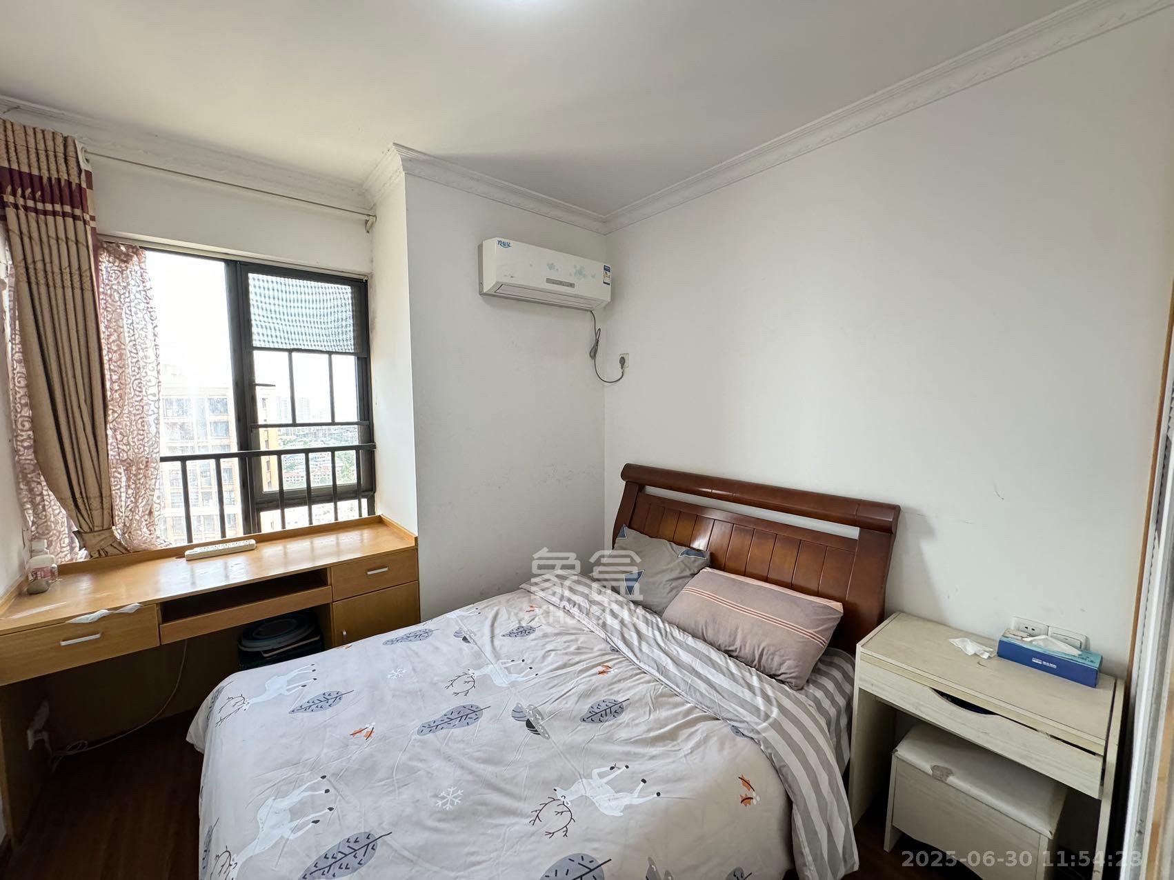 三一街区  3室2厅2卫   2500.00元/月室内图