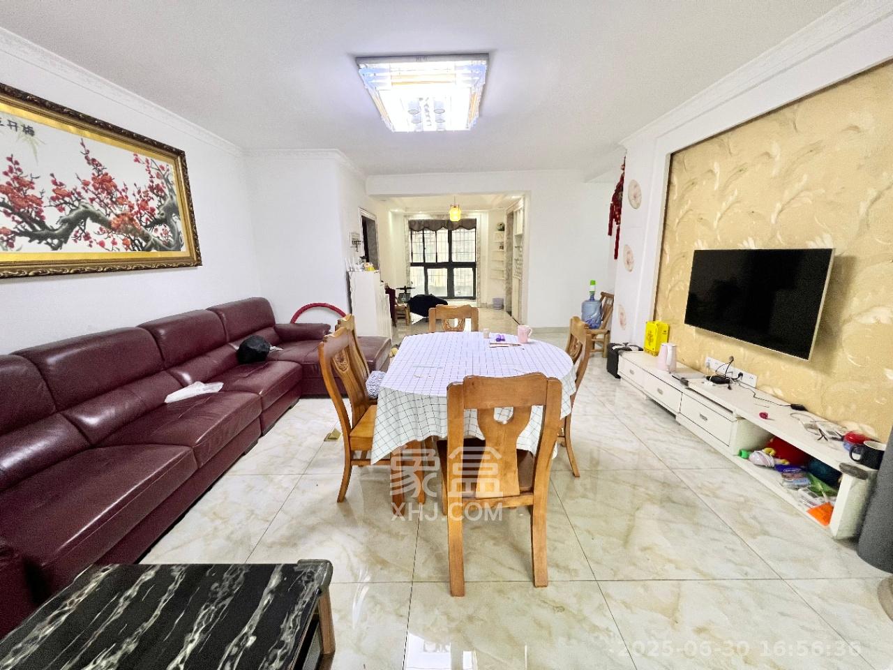 清政园(青政家园) 3室2厅2卫 2400.0元/月 清政园(青政家园) 3室2厅2卫 2400.0元/月室内图