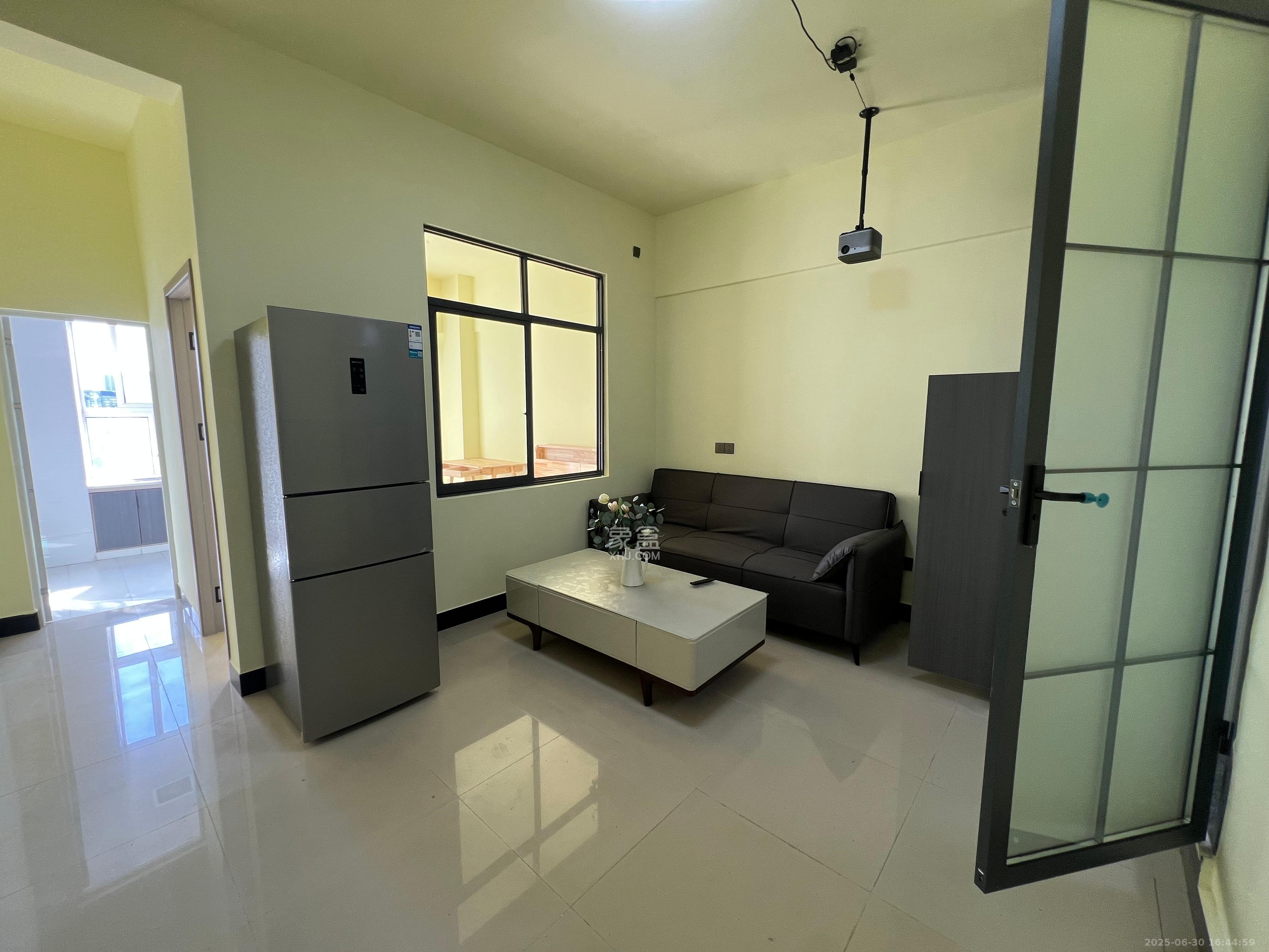 香槟小镇(香槟花苑) 1室1厅1卫 1500.0元/月 香槟小镇(香槟花苑) 1室1厅1卫 1500.0元/月室内图