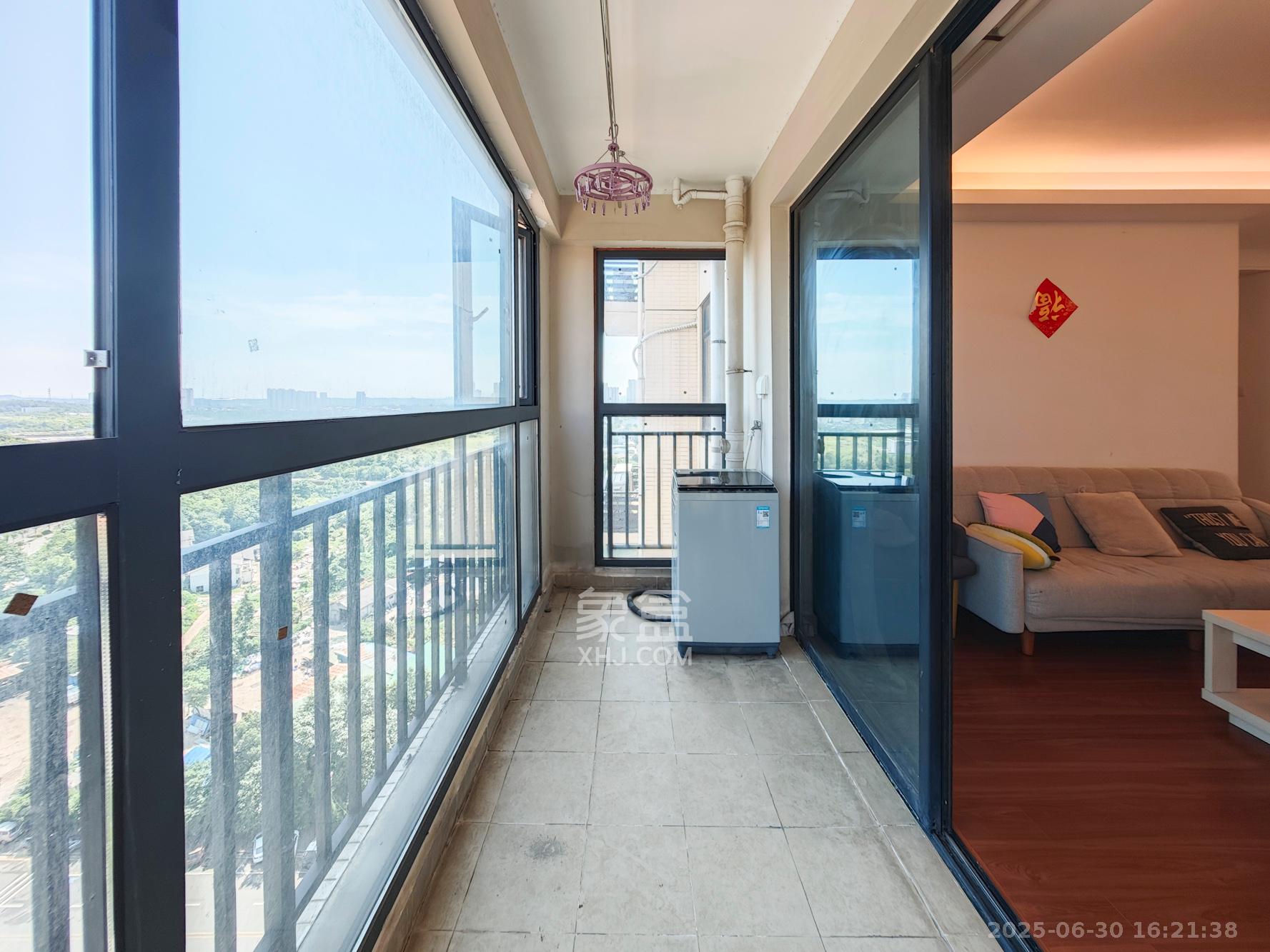 幸福考拉789  3室2厅2卫    78.8万阳台