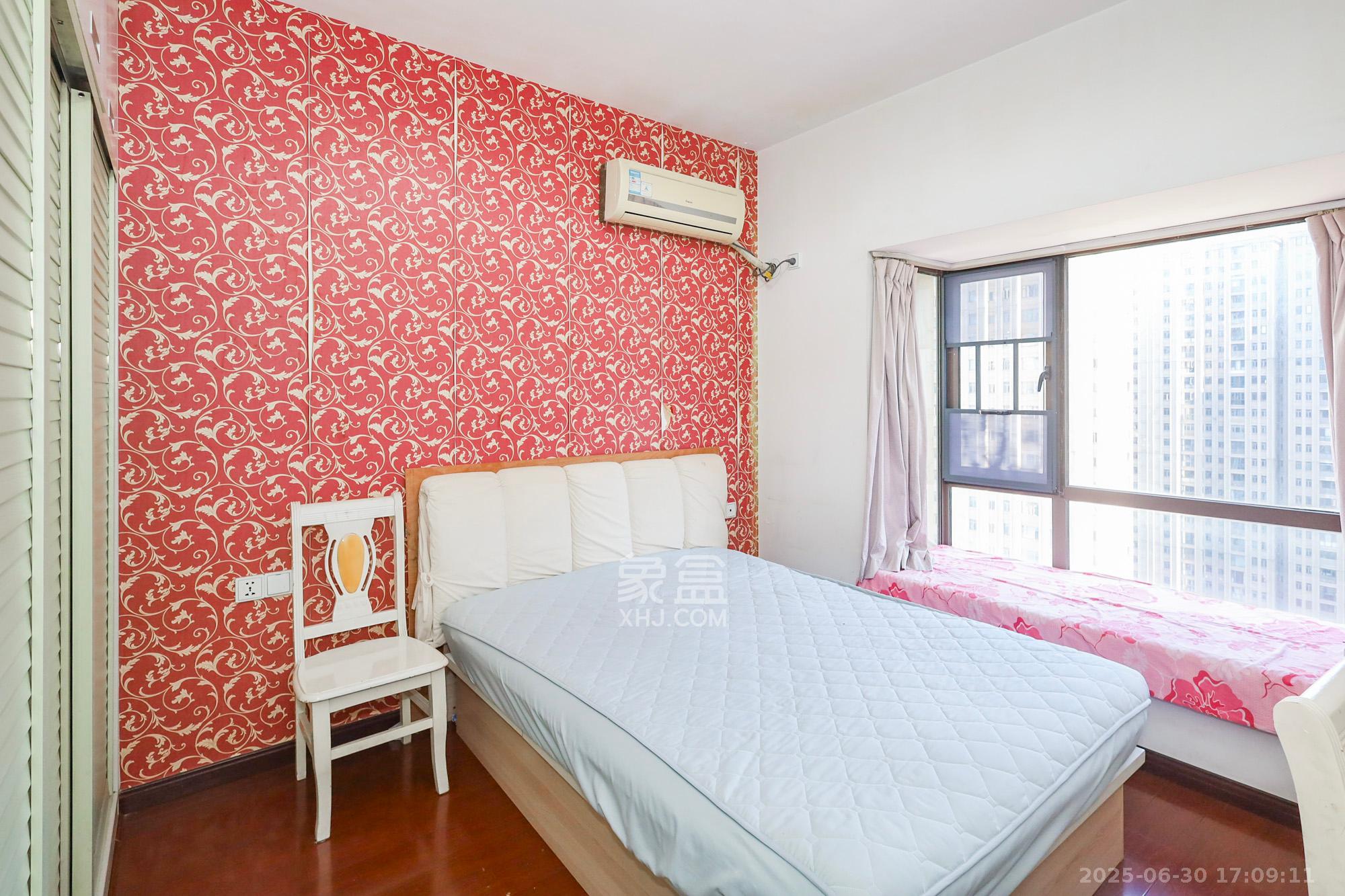 旭辉藏郡(藏郡、旭湘华府) 3室2厅1卫 225.0万 旭辉藏郡(藏郡、旭湘华府) 3室2厅1卫 225.0万卧室