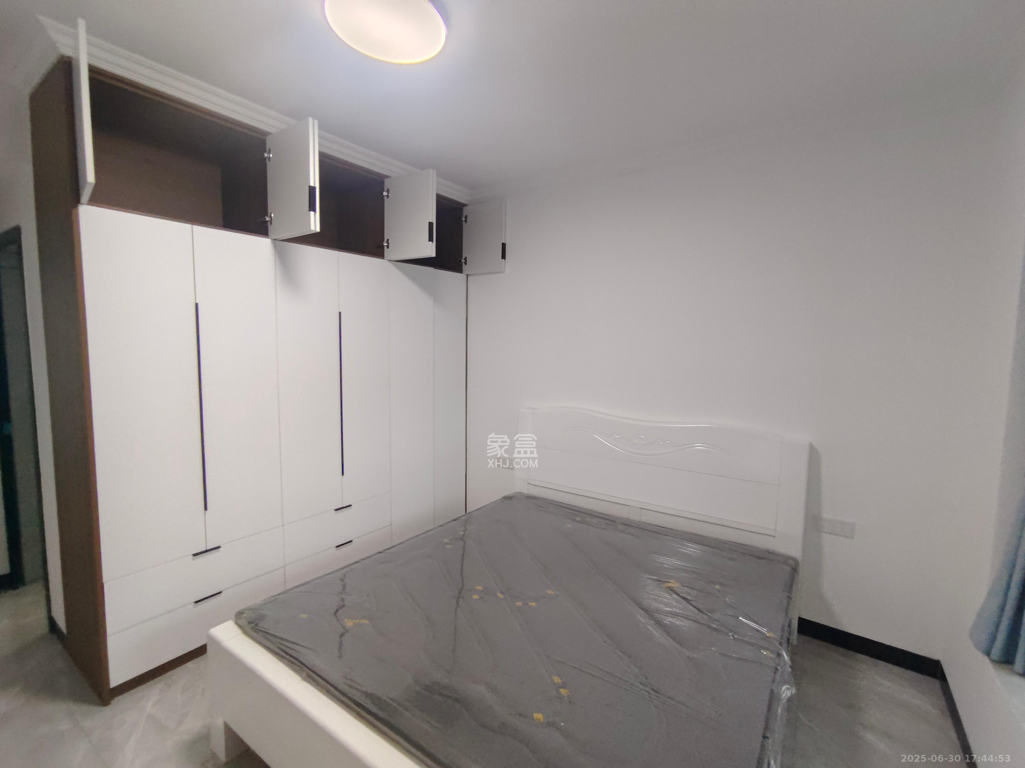 惟智园安置小区 3室2厅1卫 2900.0元/月 惟智园安置小区 3室2厅1卫 2900.0元/月室内图