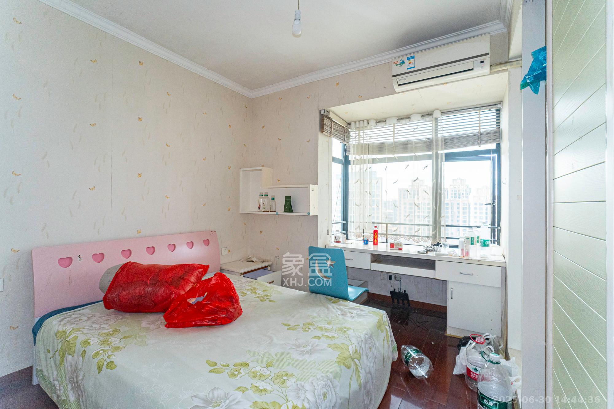 尚城 3室2厅2卫 76.0万 尚城 3室2厅2卫 76.0万卧室