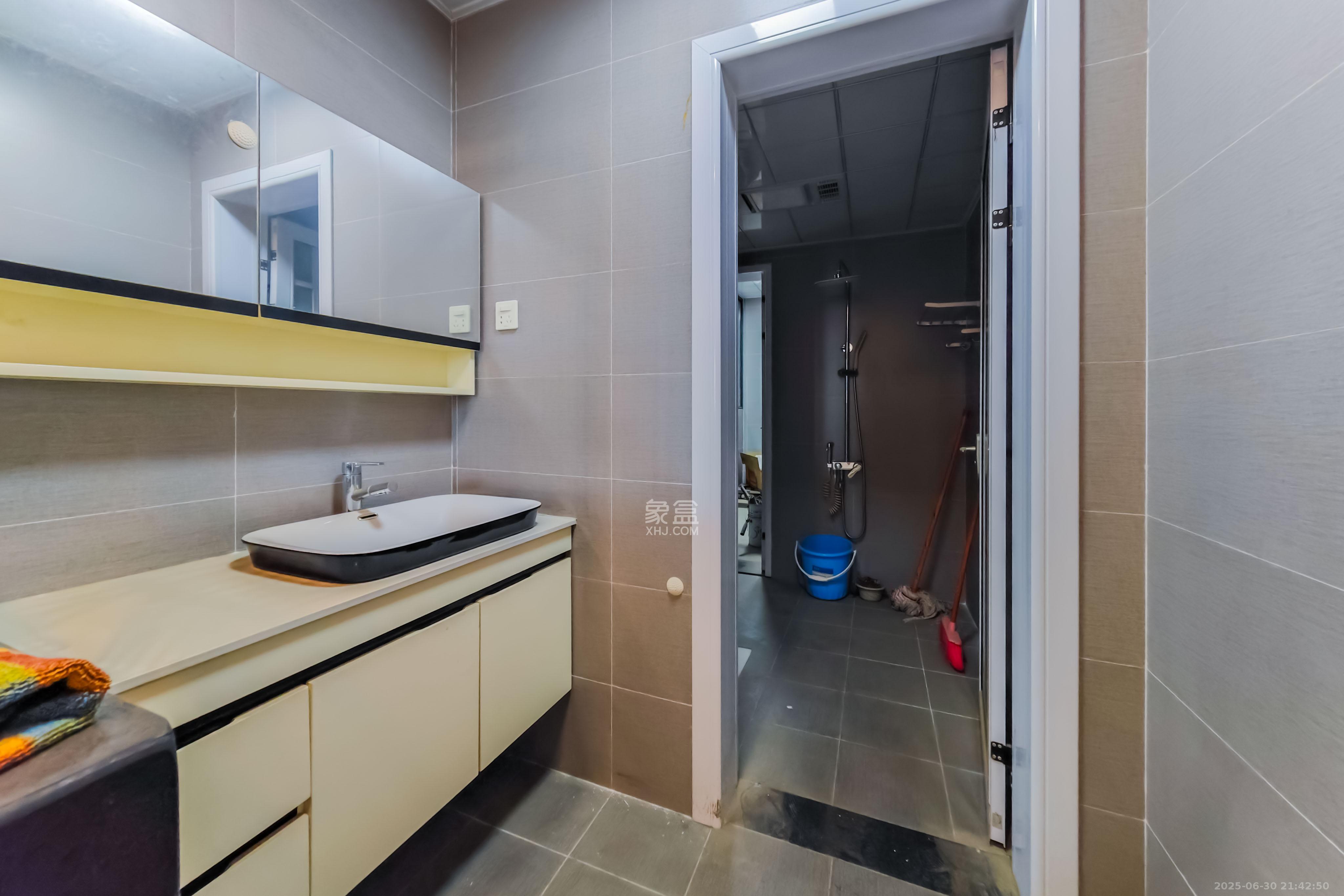 白沙湾嘉园  3室2厅1卫    105.0万 白沙湾嘉园  3室2厅1卫    105.0万卫生间