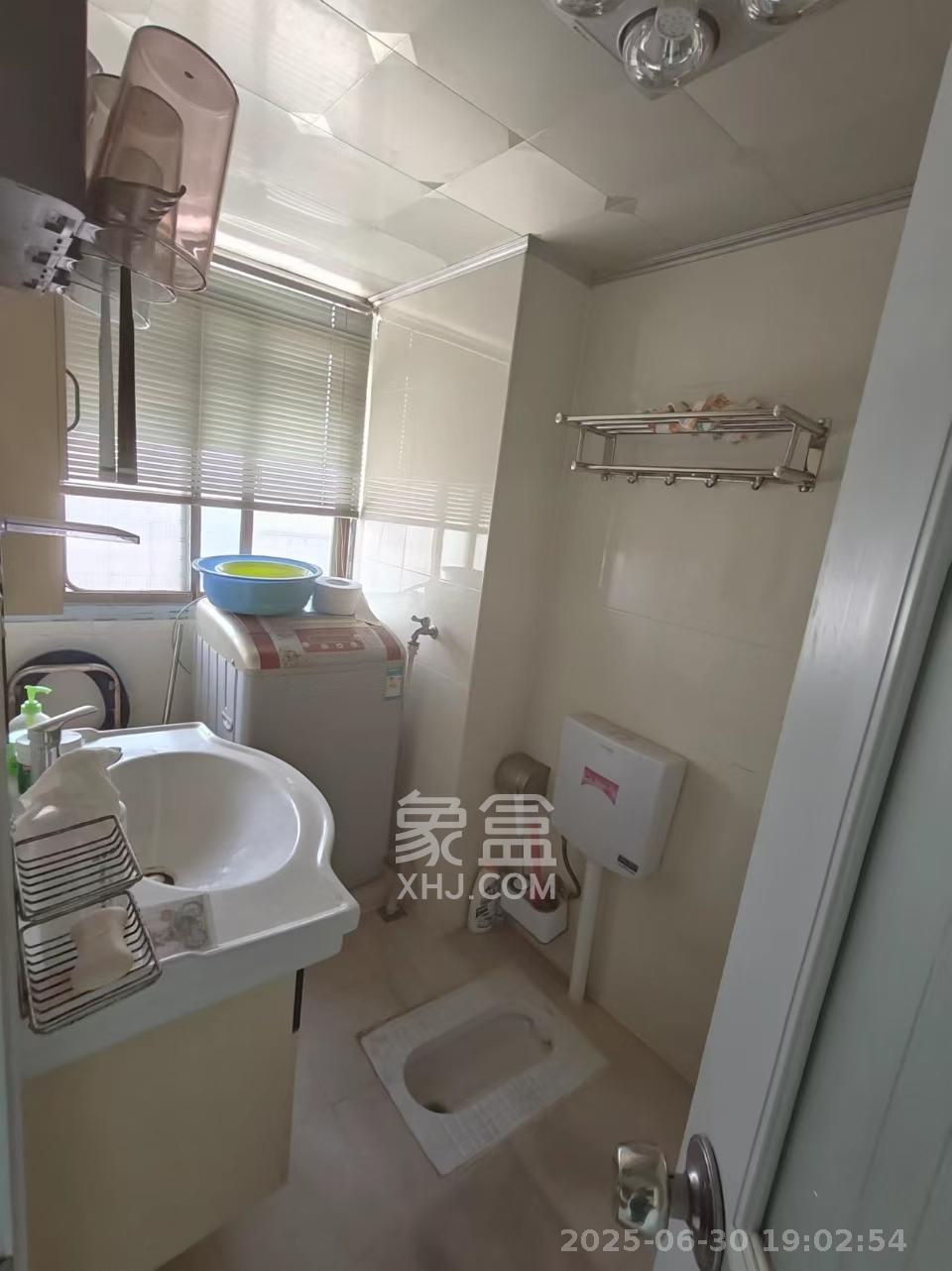 高岭小区  2室1厅1卫   2000.00元/月室内图