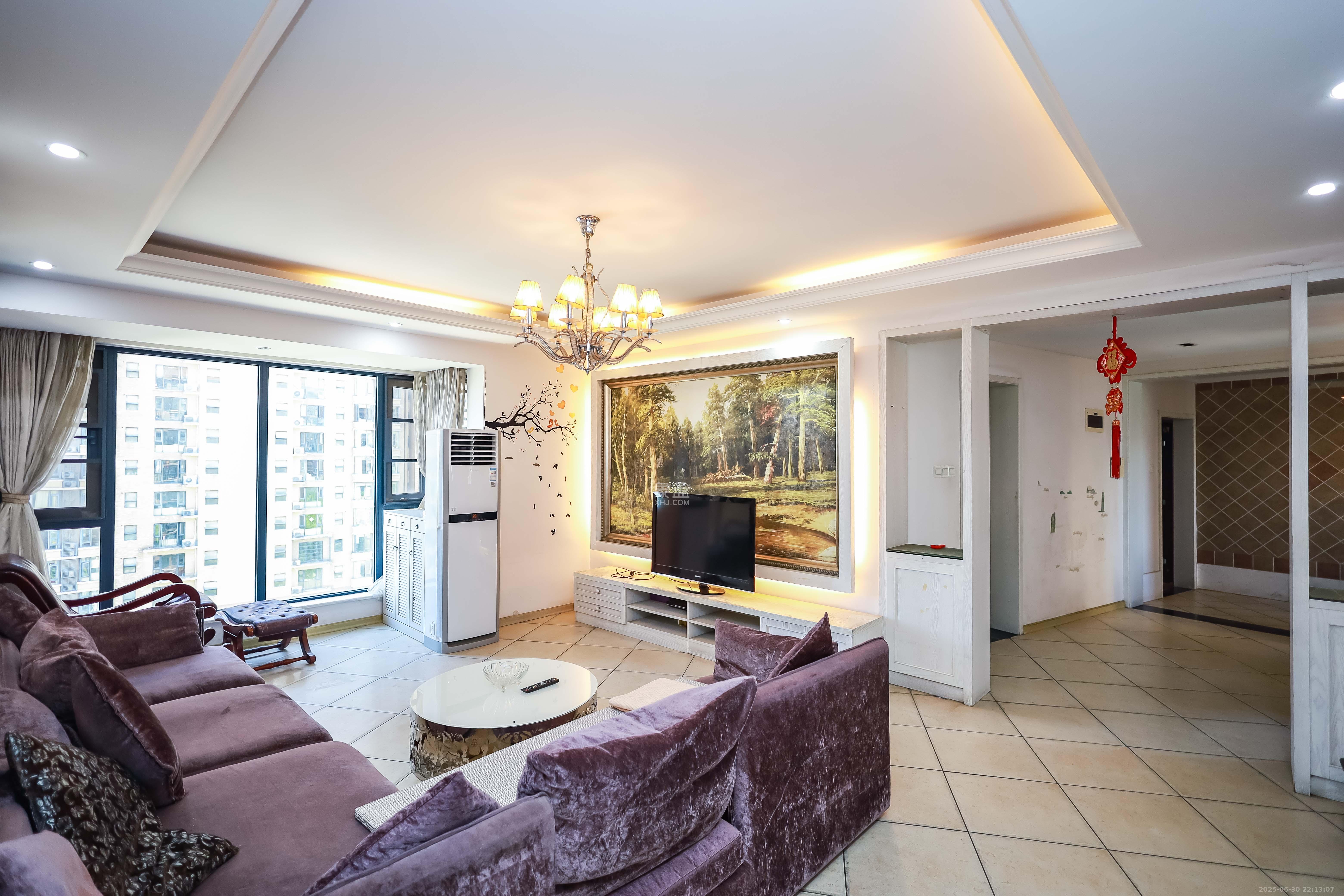 北京御园一二期(国泰嘉园) 3室2厅2卫 185.0万 北京御园一二期(国泰嘉园) 3室2厅2卫 185.0万客厅