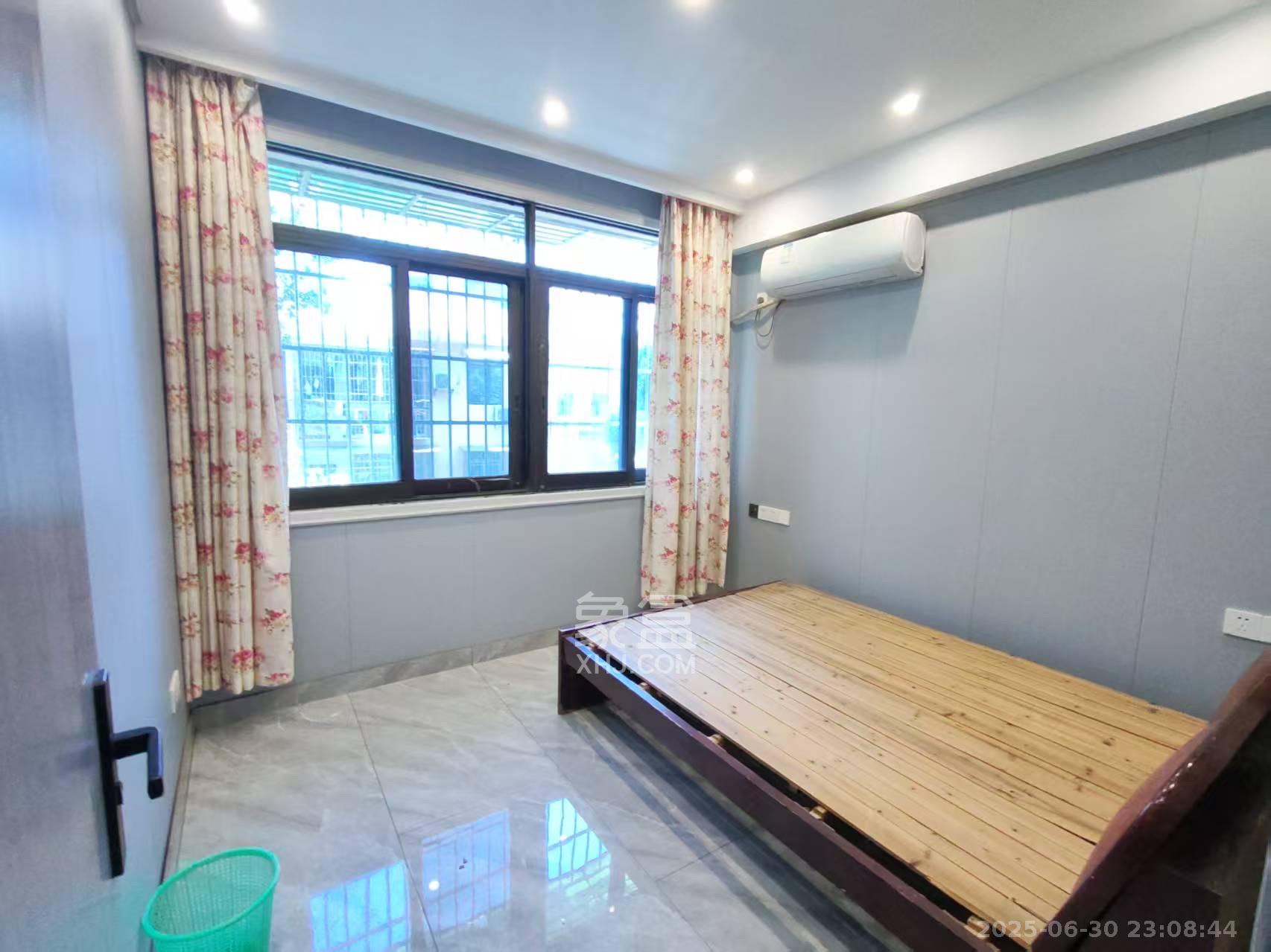 石子冲巷  4室1厅1卫   3000.00元/月室内图