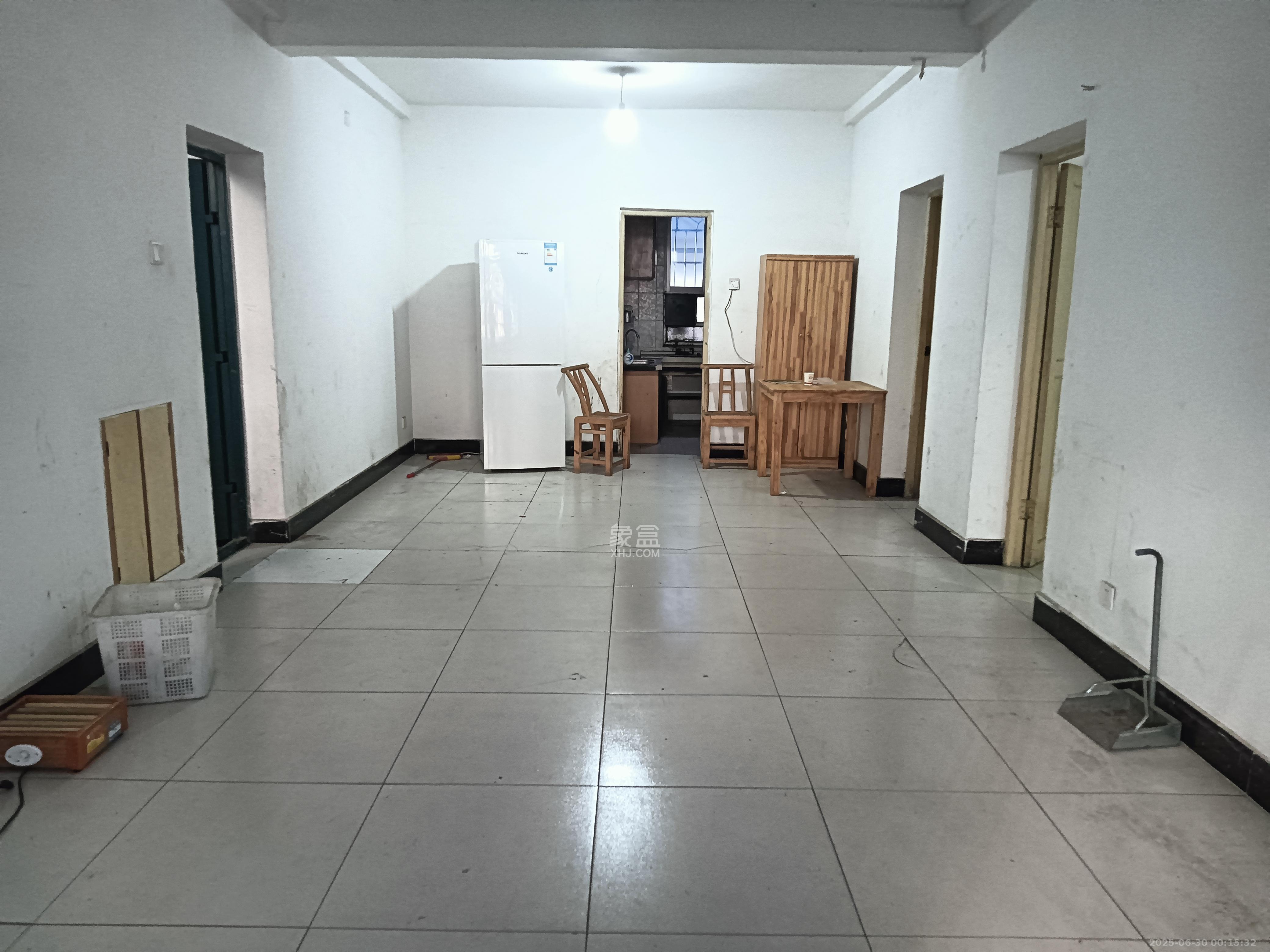 马王堆陶瓷城新合区  2室1厅1卫   1700.00元/月室内图