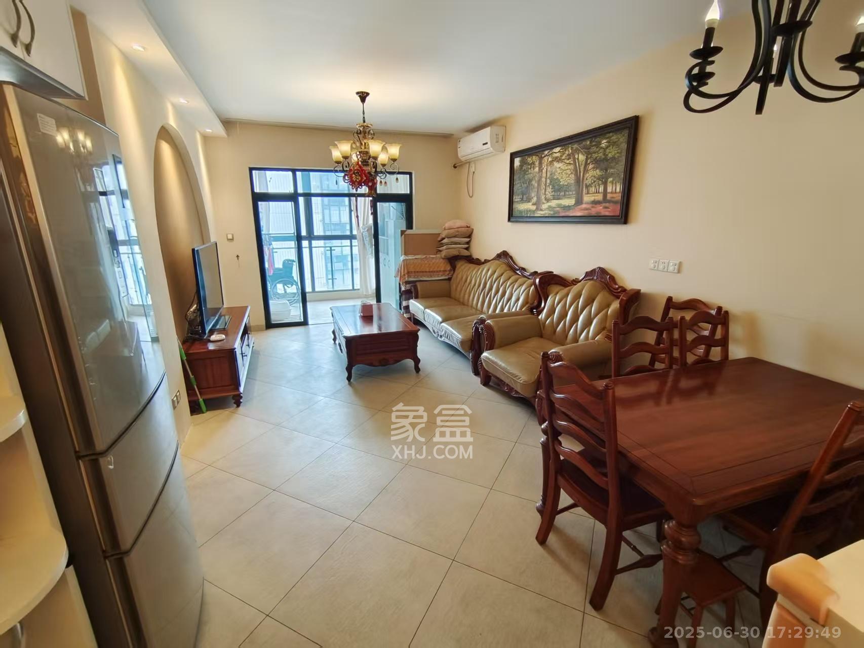 阳光100三期 3室2厅2卫 2900.0元/月 阳光100三期 3室2厅2卫 2900.0元/月室内图