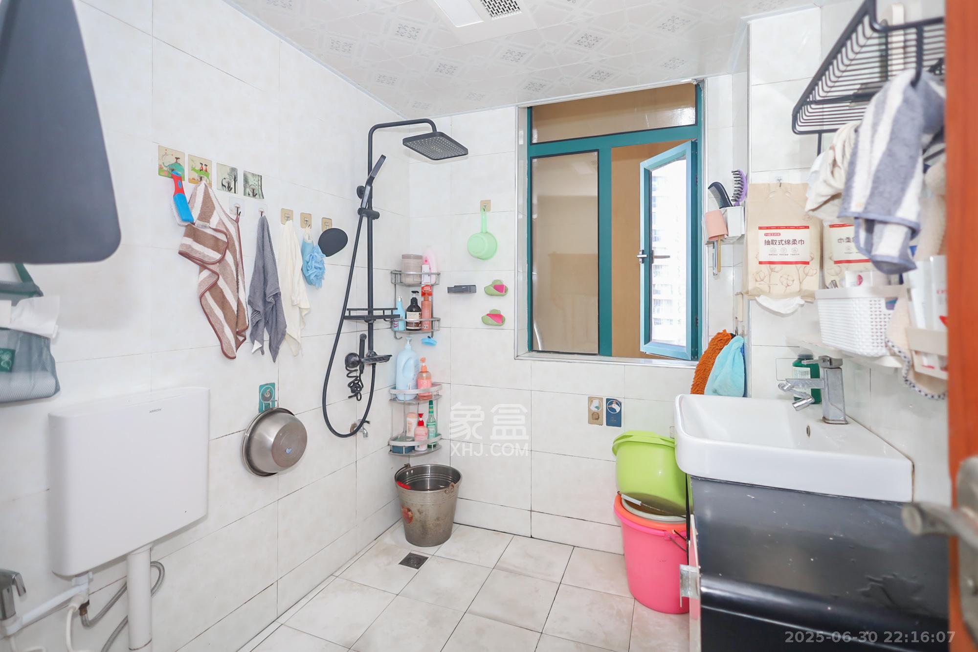 滨江金座 2室2厅1卫 85.0万 滨江金座 2室2厅1卫 85.0万卫生间