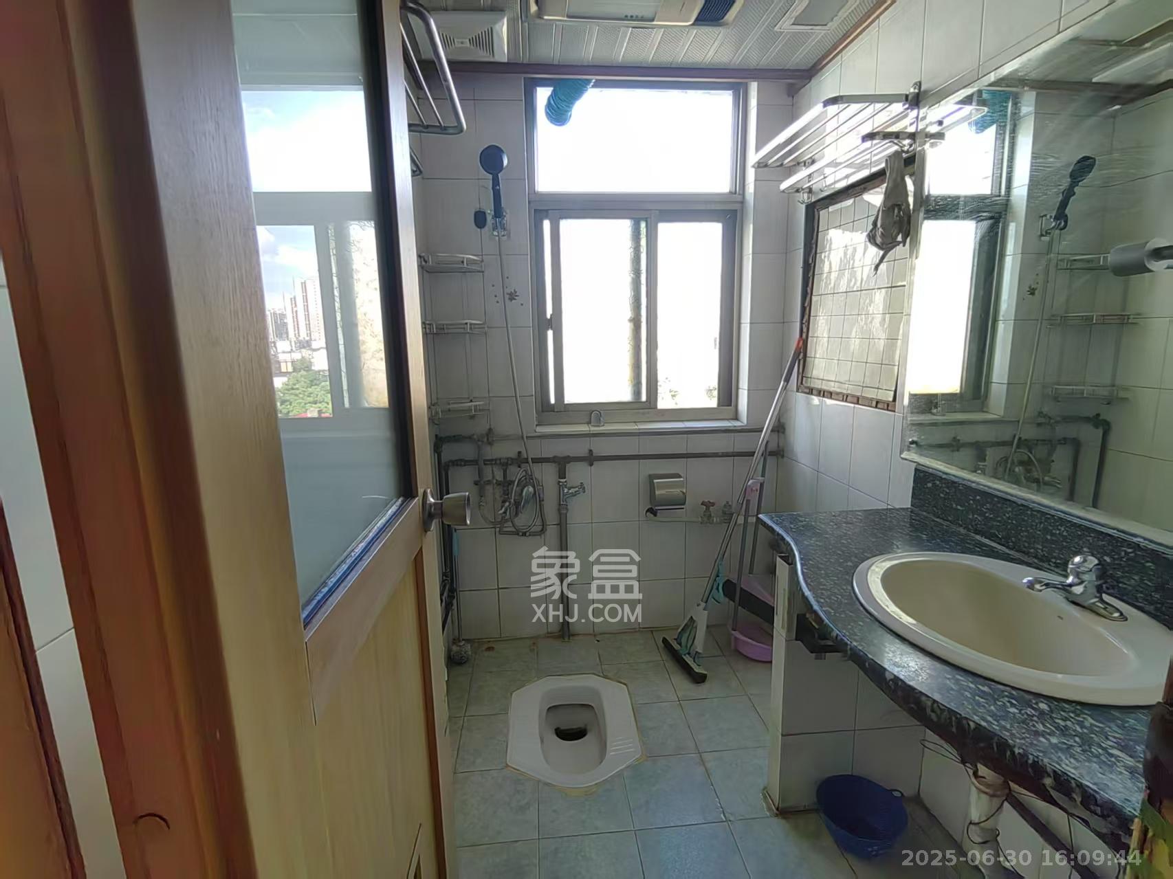 湖南省国税局宿舍（侯家塘温尔登超市边）  3室2厅2卫   5200.00元/月室内图