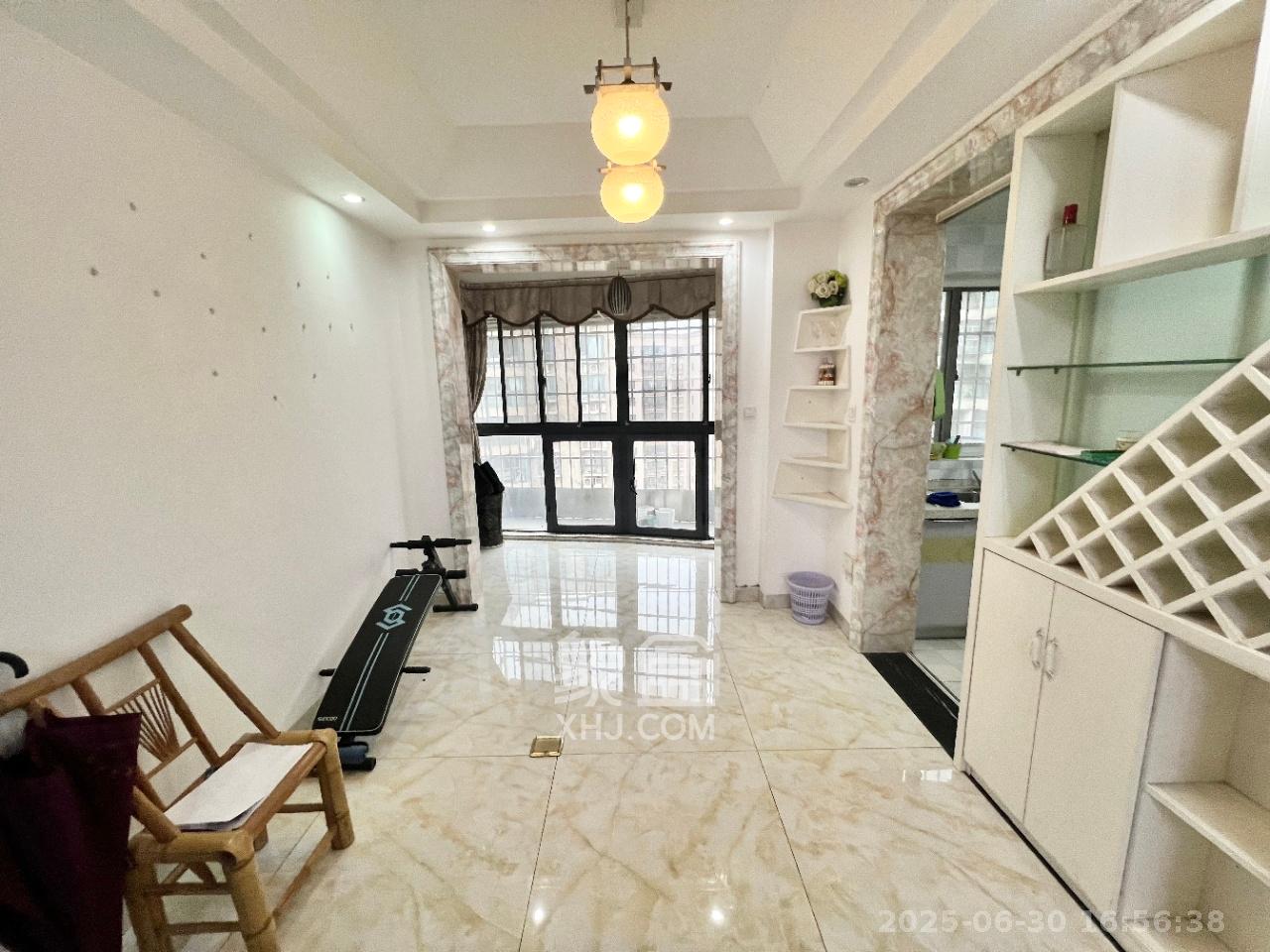 清政园(青政家园) 3室2厅2卫 2400.0元/月 清政园(青政家园) 3室2厅2卫 2400.0元/月室内图