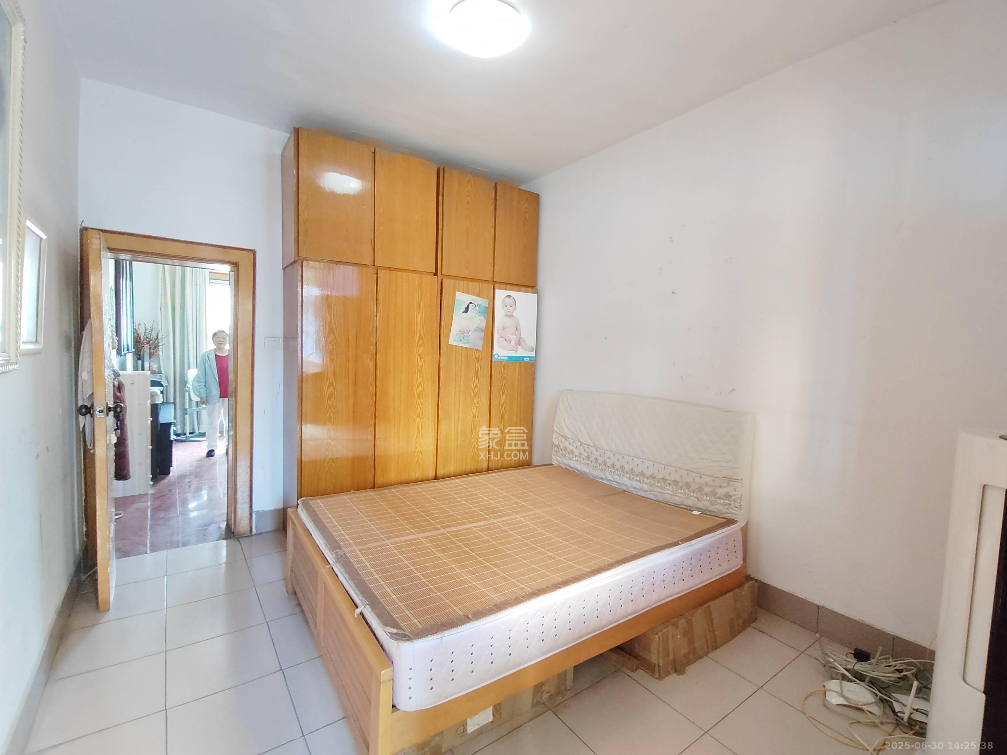 省文化厅宿舍(文物局)/湖南省书法院  2室2厅1卫    1900.0元/月 省文化厅宿舍(文物局)/湖南省书法院  2室2厅1卫    1900.0元/月室内图