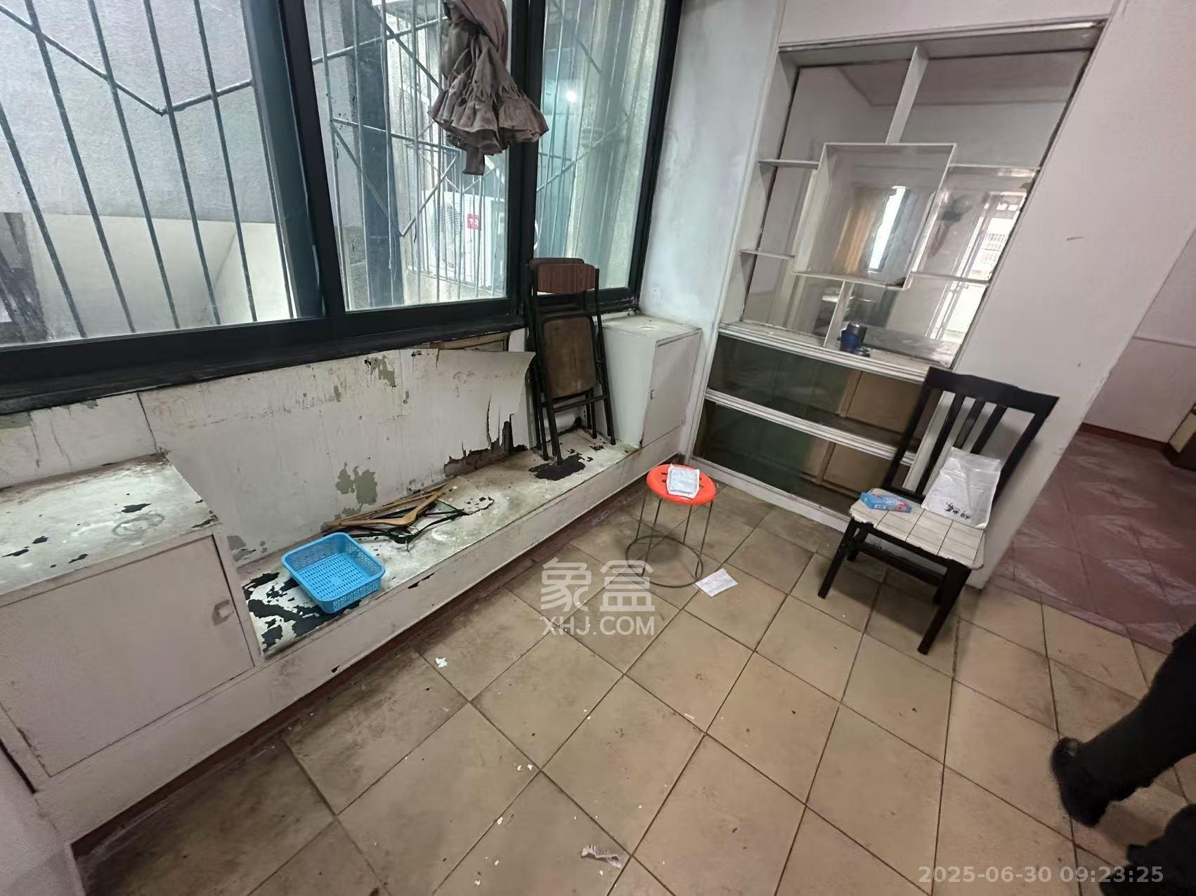 向韶村 3室1厅1卫 1400.0元/月 向韶村 3室1厅1卫 1400.0元/月室内图