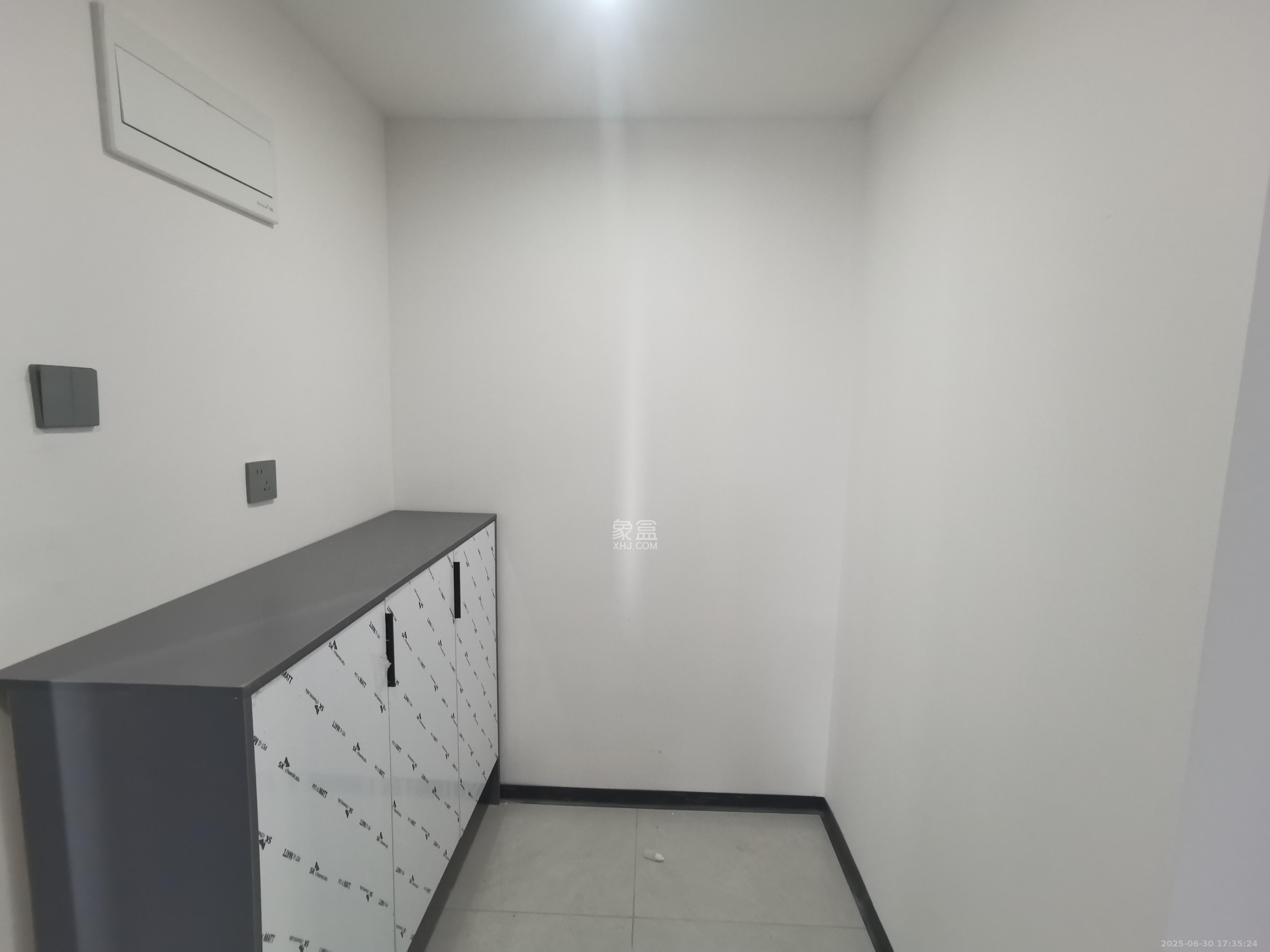 周南学府 3室2厅2卫 2800.0元/月 周南学府 3室2厅2卫 2800.0元/月室内图