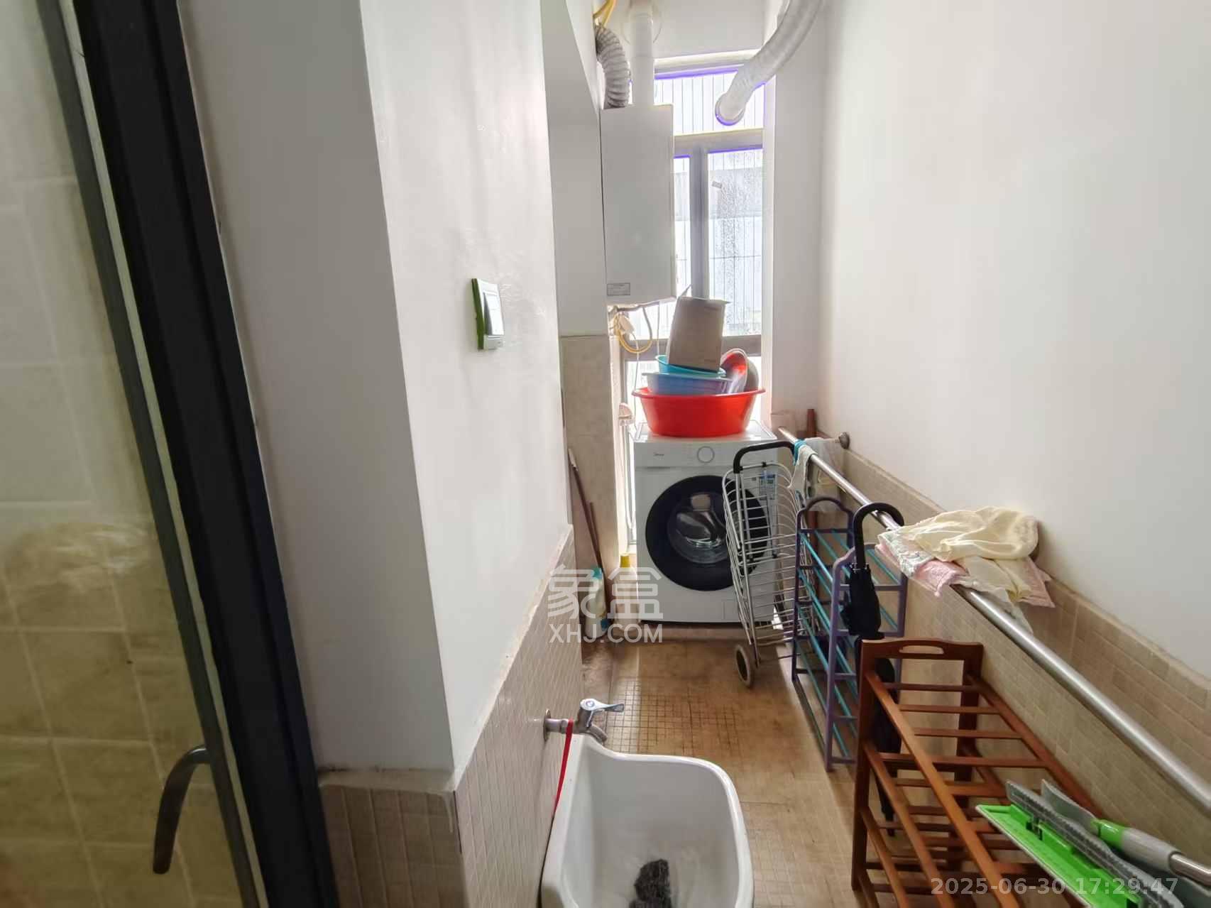 阳光100三期 3室2厅2卫 2900.0元/月 阳光100三期 3室2厅2卫 2900.0元/月室内图