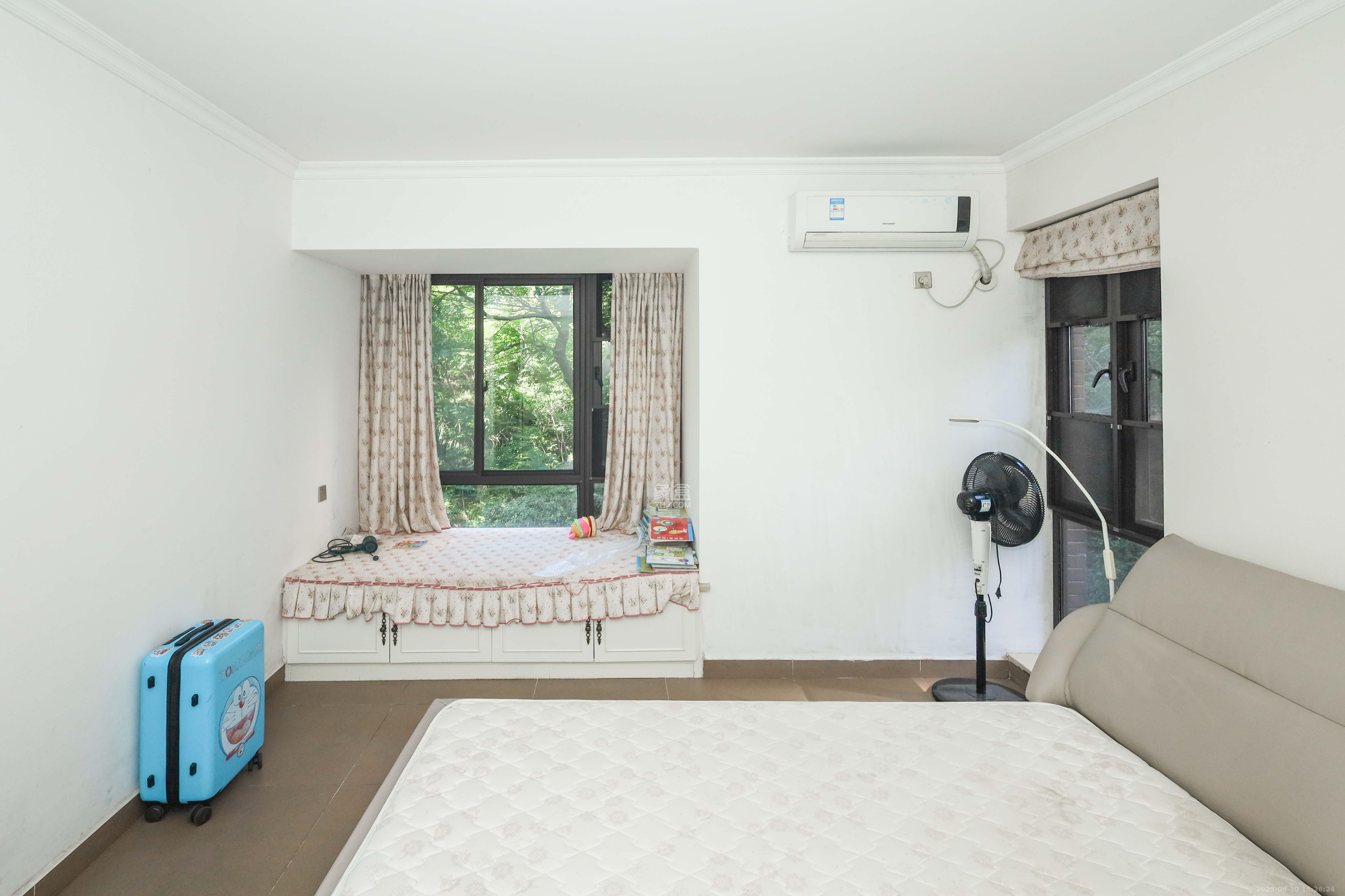 保利麓谷林语F区  4室2厅2卫    110.0万 保利麓谷林语F区  4室2厅2卫    110.0万卧室