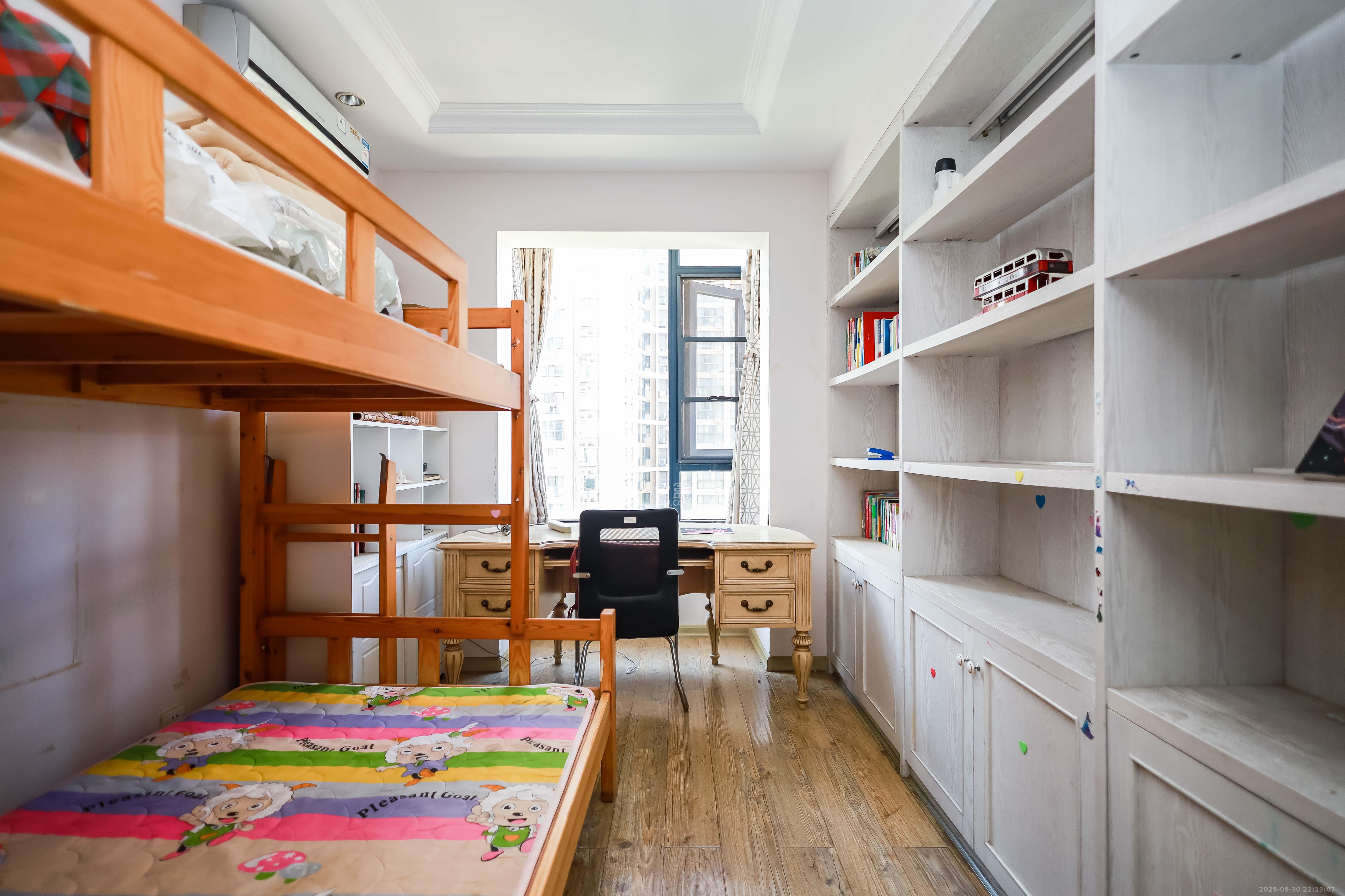 北京御园一二期(国泰嘉园) 3室2厅2卫 185.0万 北京御园一二期(国泰嘉园) 3室2厅2卫 185.0万卧室