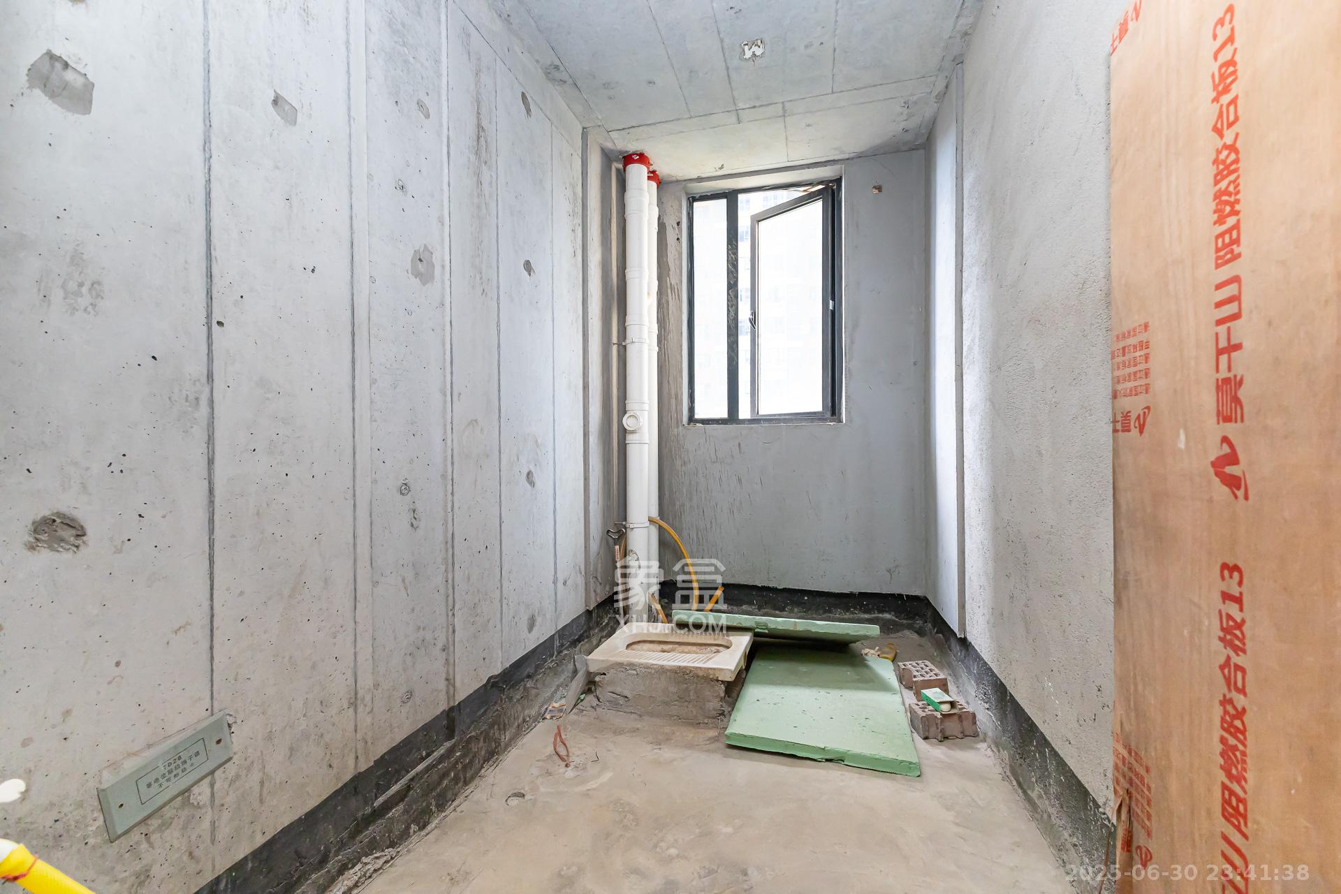 顺舟旺城 4室2厅2卫 96.5万 顺舟旺城 4室2厅2卫 96.5万卫生间