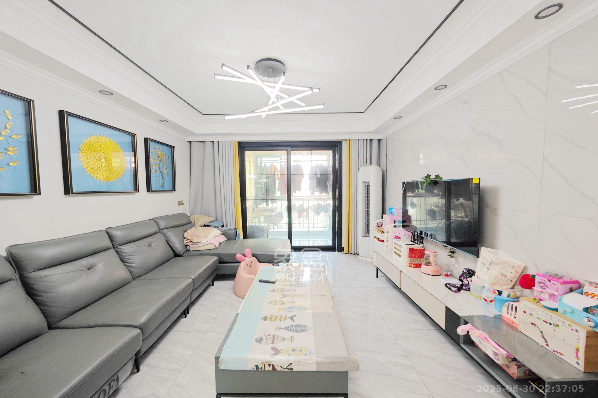 新城新世界一二三期  3室2厅1卫    102.8万 新城新世界一二三期  3室2厅1卫    102.8万客厅