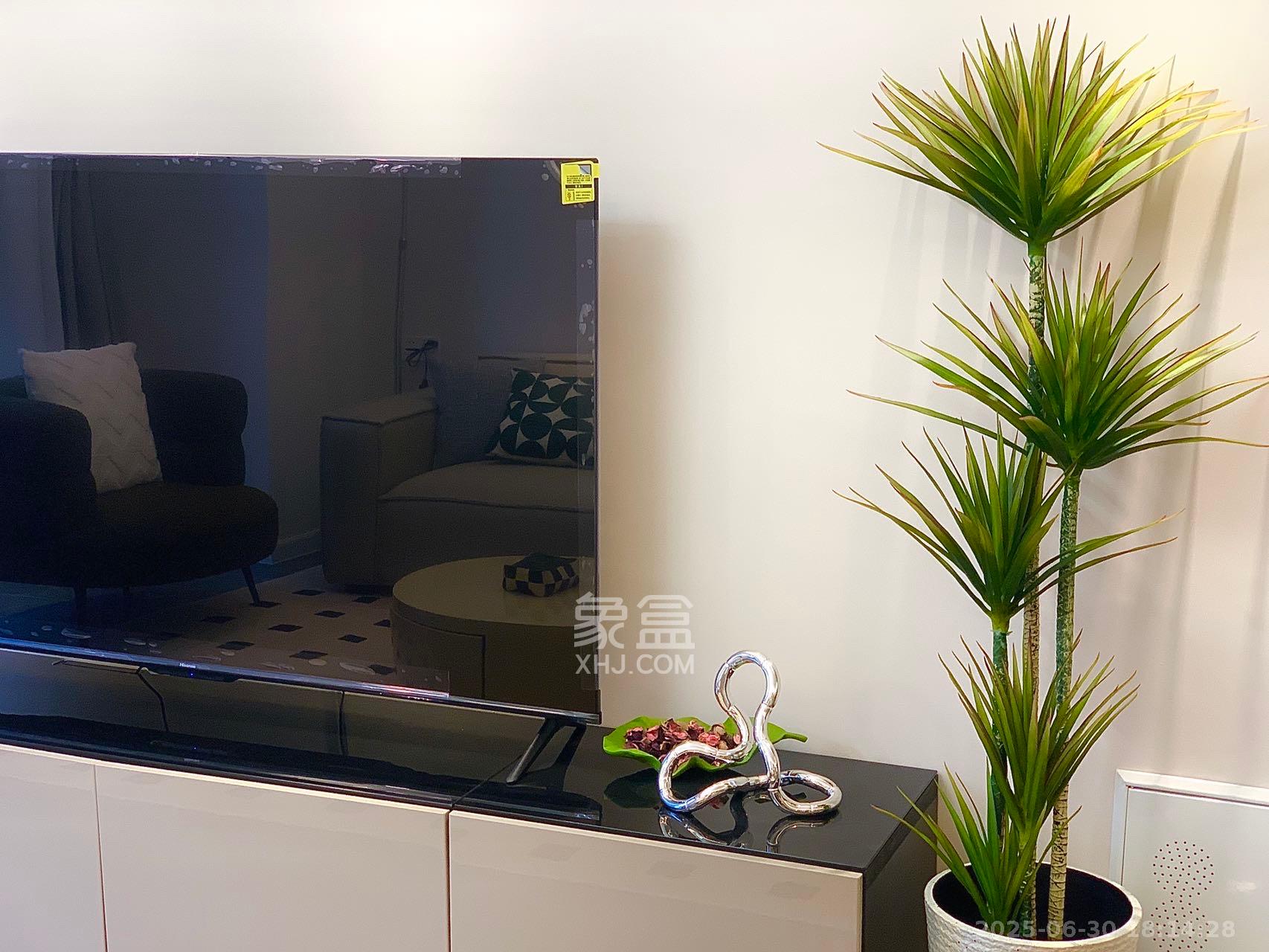 八方小区B区  3室2厅2卫   7000.00元/月室内图