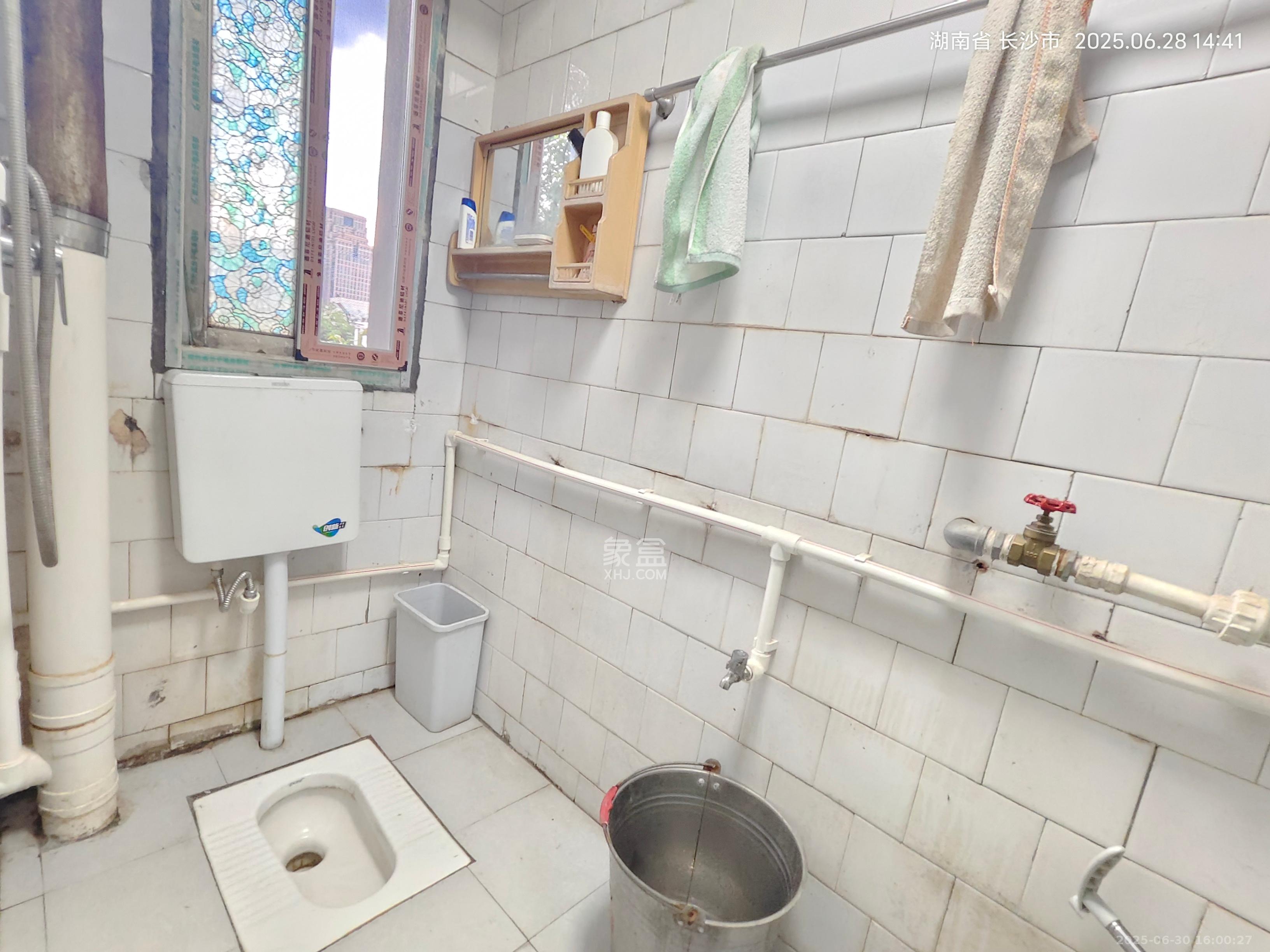 涂家冲社区(涂新小区、农商银行宿舍) 2室1厅1卫 1500.0元/月 涂家冲社区(涂新小区、农商银行宿舍) 2室1厅1卫 1500.0元/月室内图