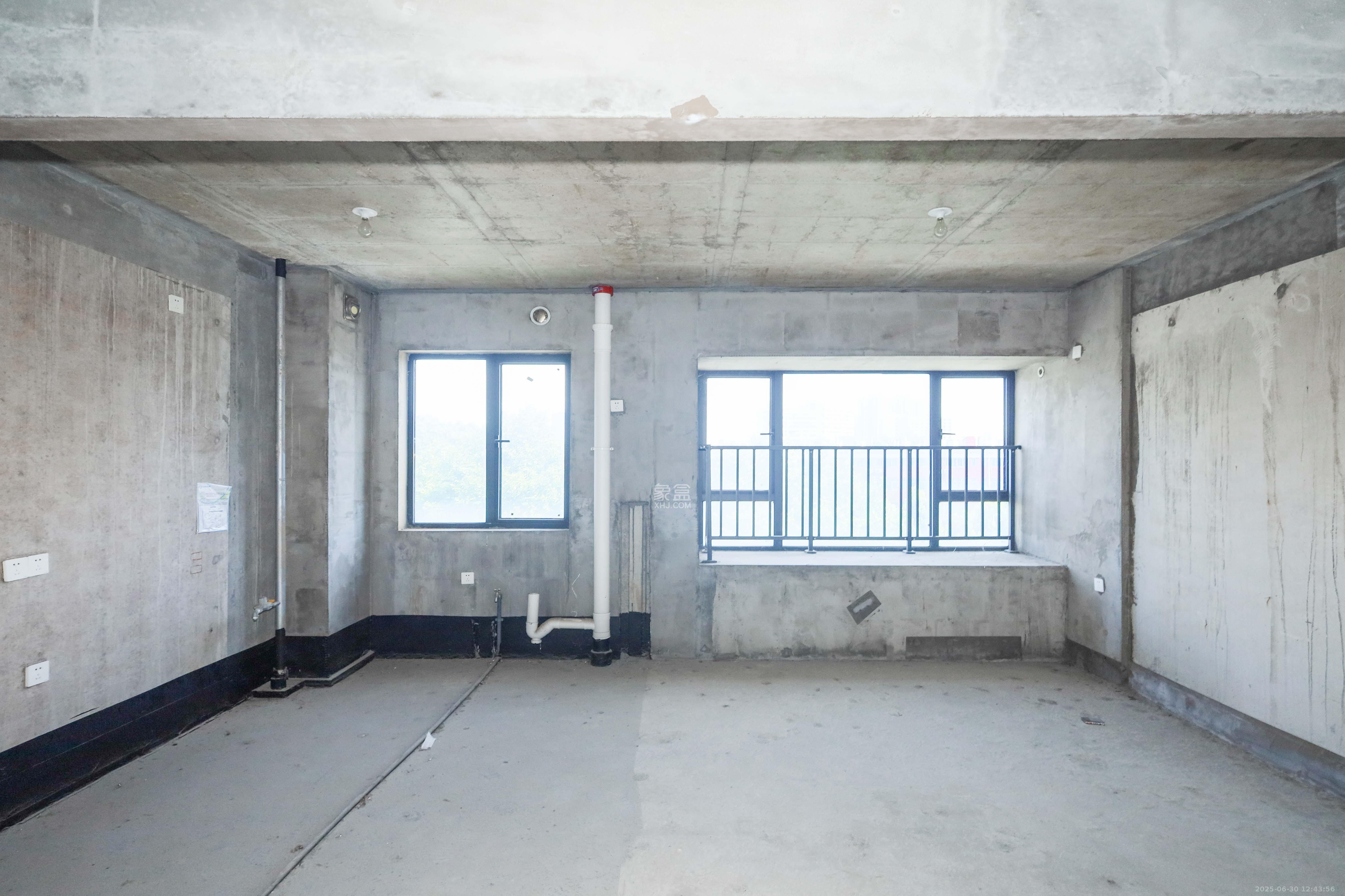 好莱城(弘德西街)  4室2厅2卫    108.0万 好莱城(弘德西街)  4室2厅2卫    108.0万厨房