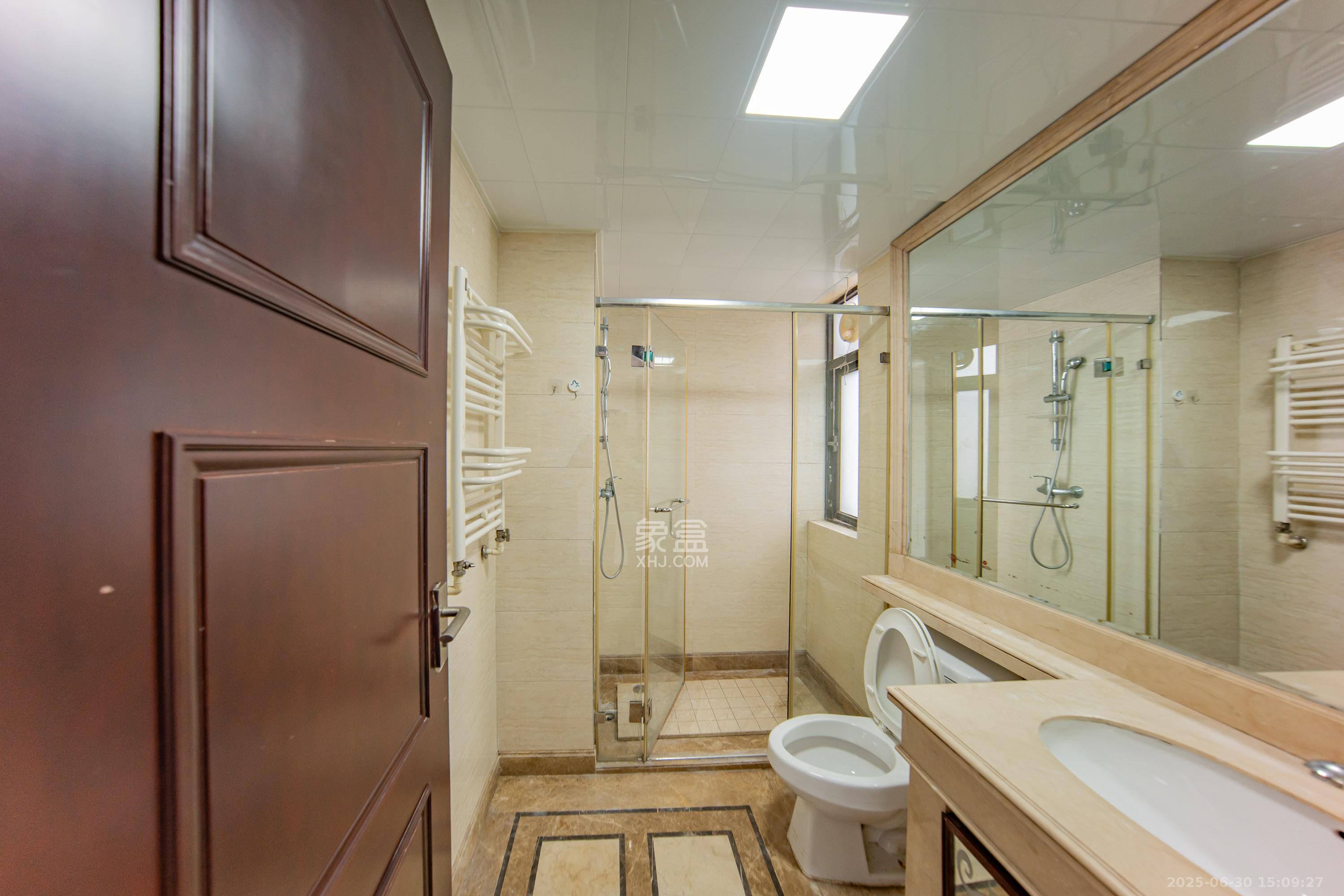 中海国际一期  4室2厅2卫    2500.0元/月 中海国际一期  4室2厅2卫    2500.0元/月室内图