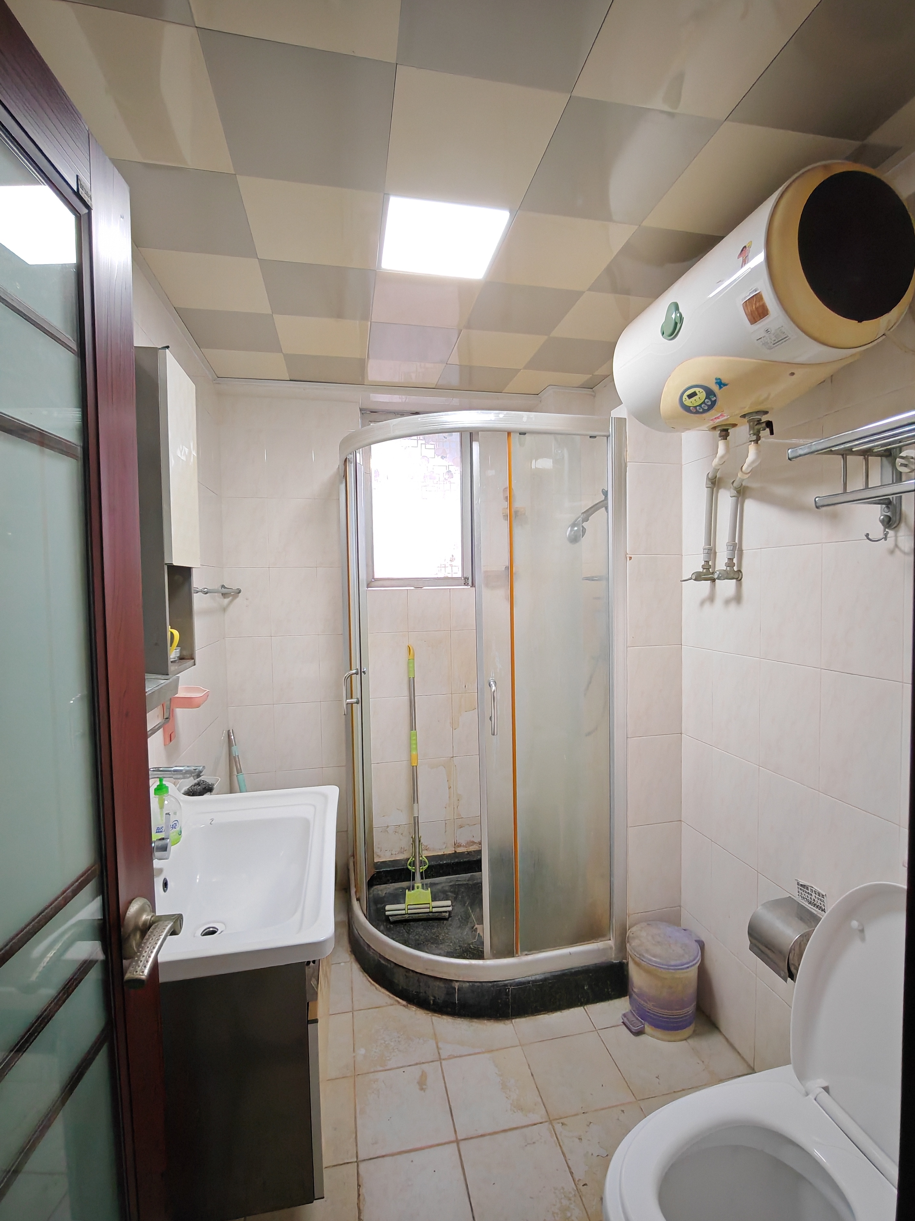 万恒城市花园 3室2厅1卫 2300.0元/月 万恒城市花园 3室2厅1卫 2300.0元/月室内图