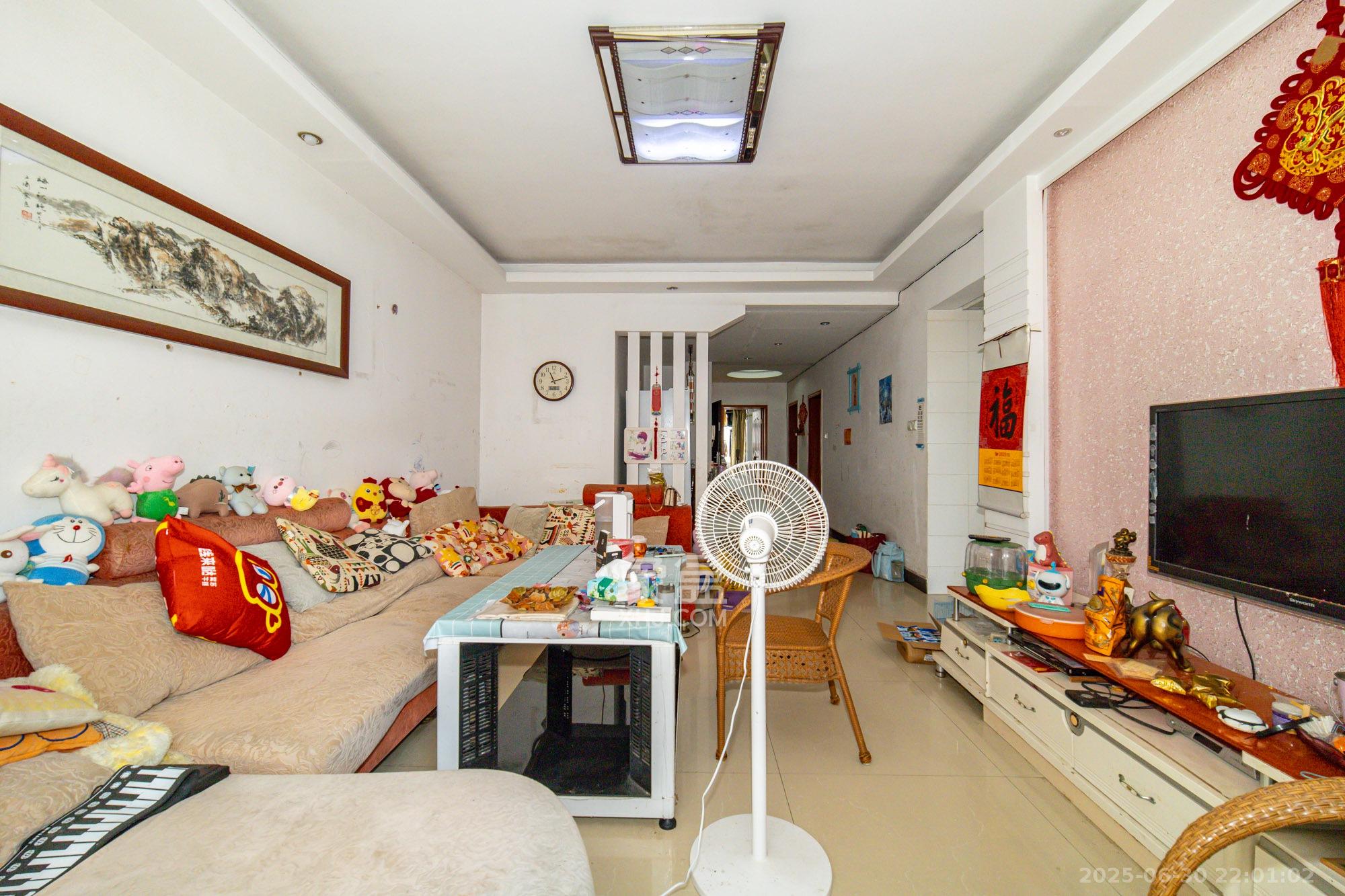 楚天家园 2室2厅1卫 65.0万 楚天家园 2室2厅1卫 65.0万客厅