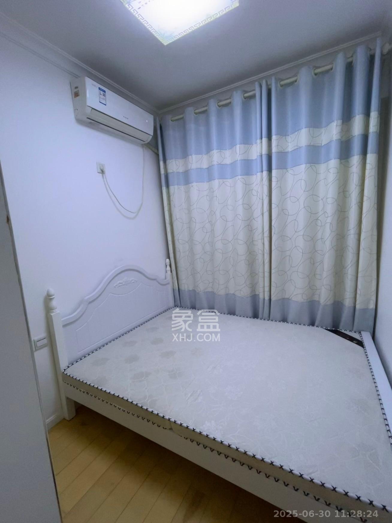泊林晶城  3室2厅1卫   2000.00元/月室内图