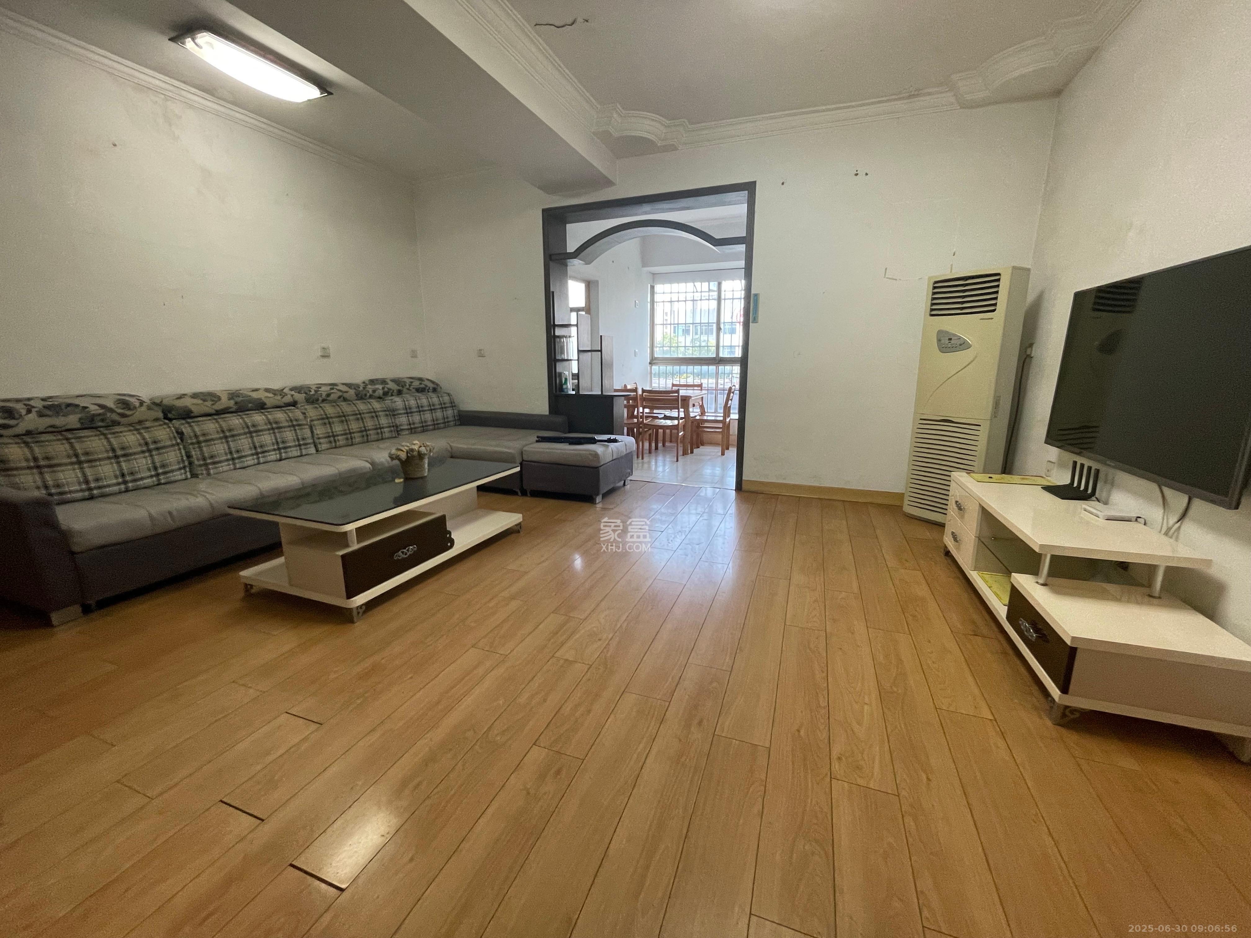 省质检局宿舍  2室2厅1卫   1700.00元/月