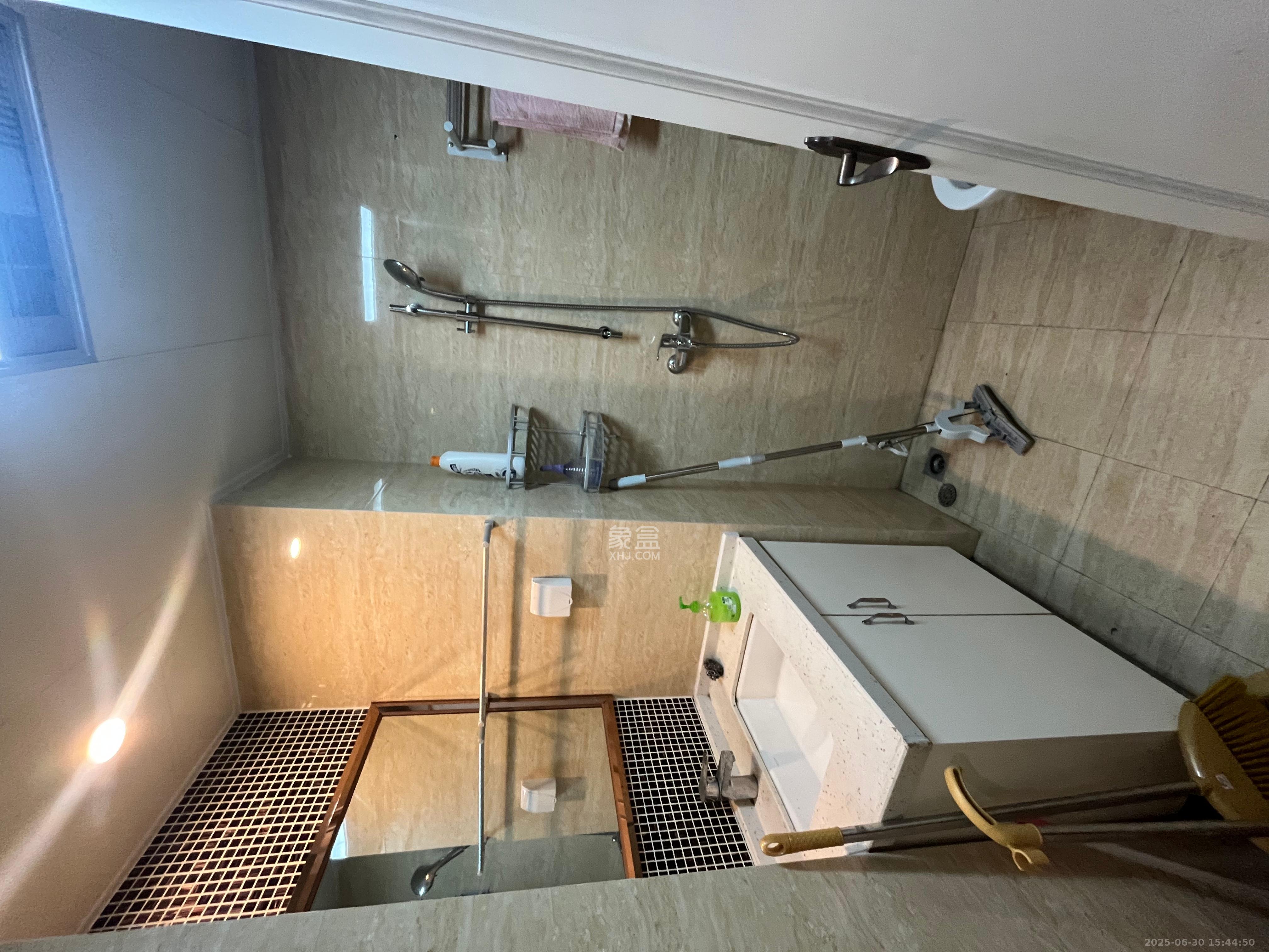 五江天街北区  1室1厅1卫   1400.00元/月室内图
