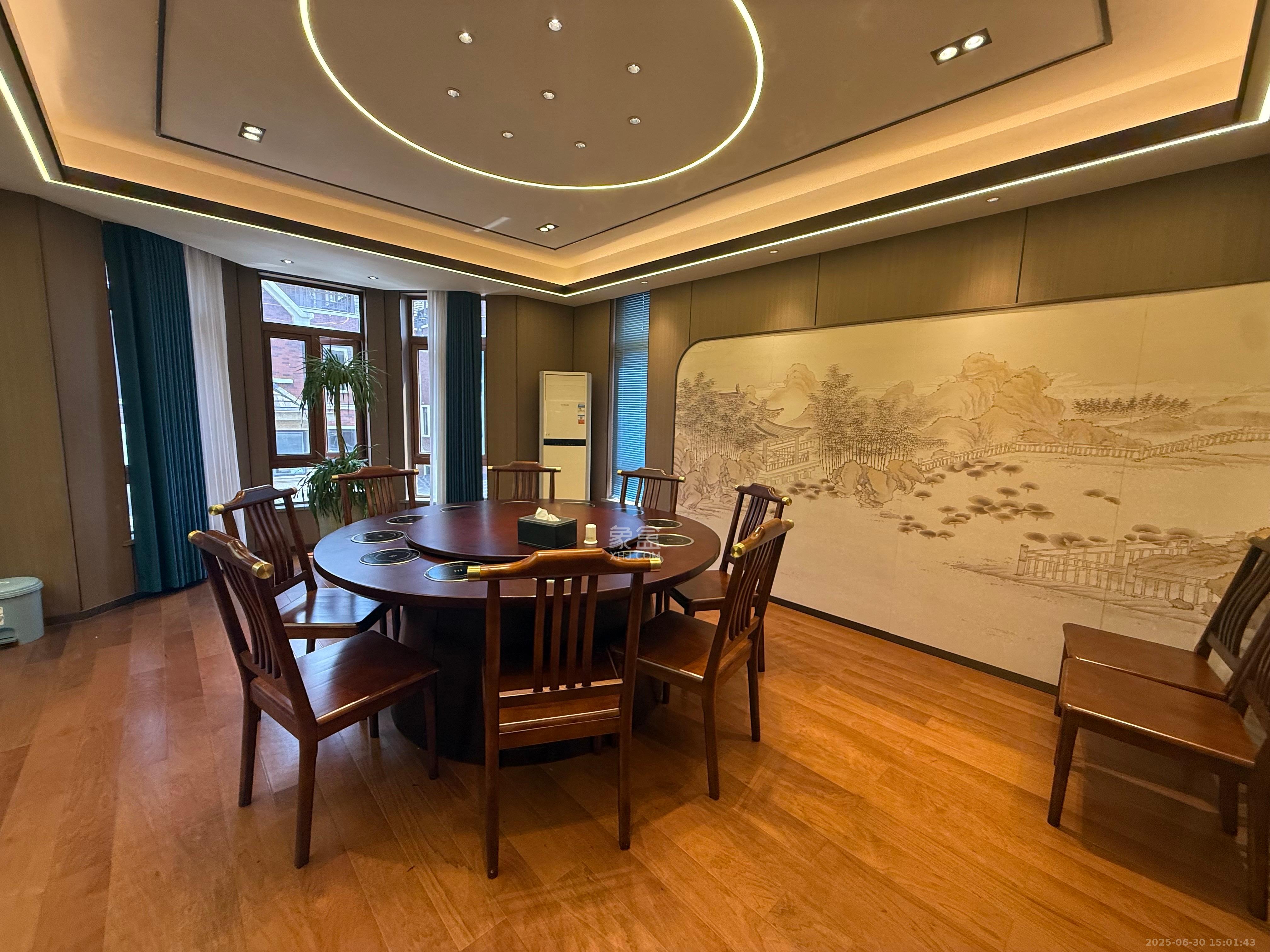 吉联小区(红墅湾)  6室2厅4卫    16000.0元/月 吉联小区(红墅湾)  6室2厅4卫    16000.0元/月室内图