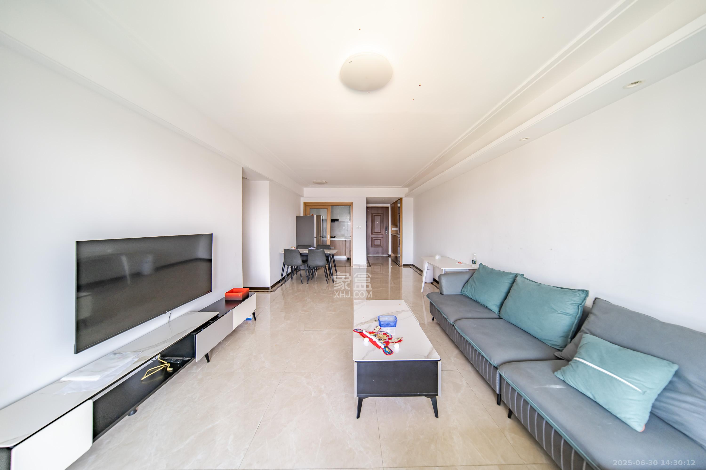 深业鹭栖府 3室2厅2卫 145.0万 深业鹭栖府 3室2厅2卫 145.0万客厅