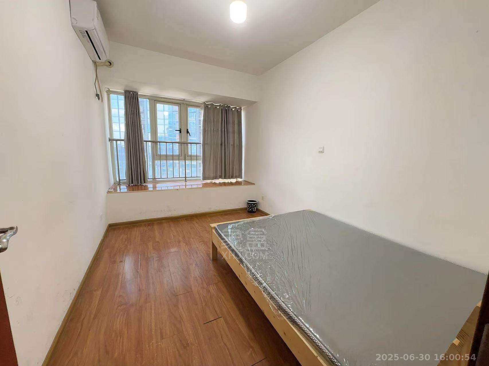 庐山一号 3室2厅2卫 1800.0元/月 庐山一号 3室2厅2卫 1800.0元/月室内图