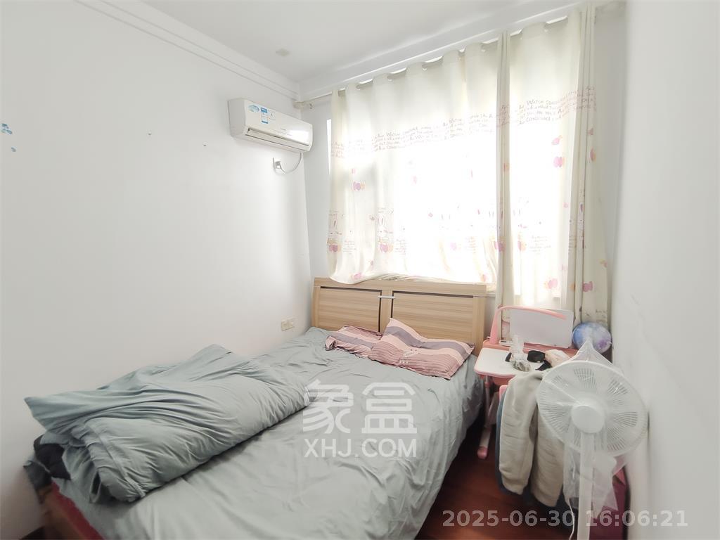 阳光100三期  2室2厅1卫    2200.0元/月