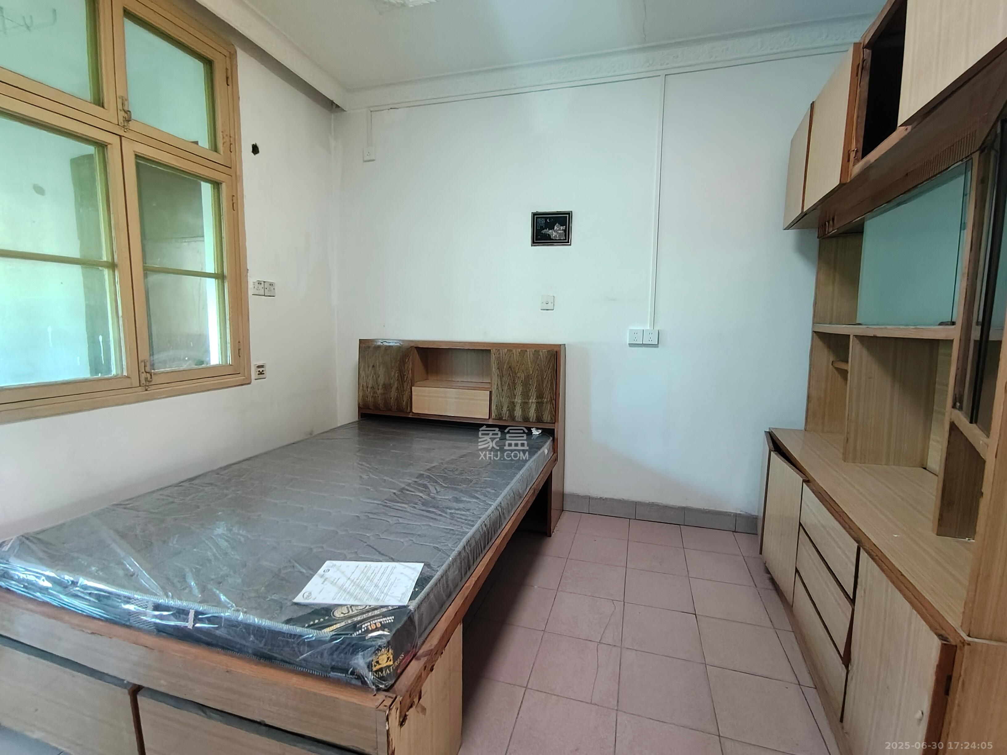 梅岭村 3室2厅1卫 1800.0元/月 梅岭村 3室2厅1卫 1800.0元/月室内图