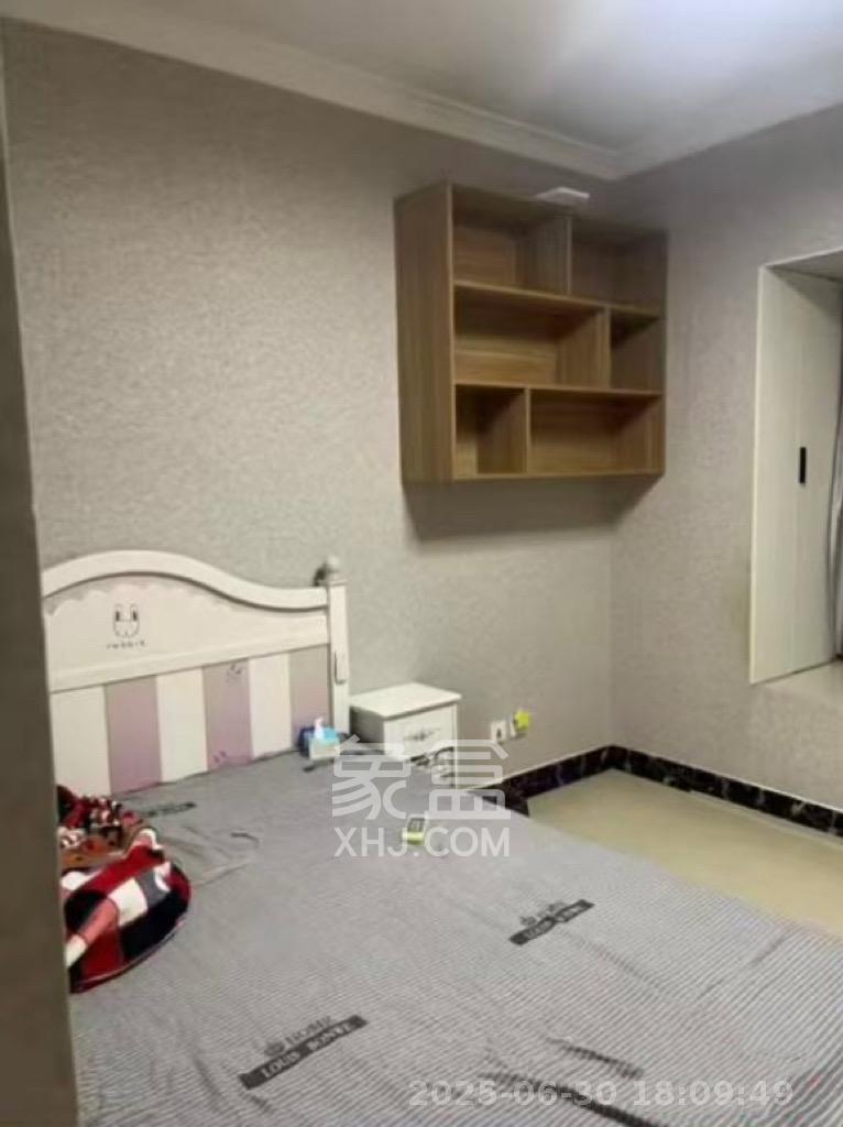 上海城小区 2室2厅1卫 2500.0元/月 上海城小区 2室2厅1卫 2500.0元/月室内图