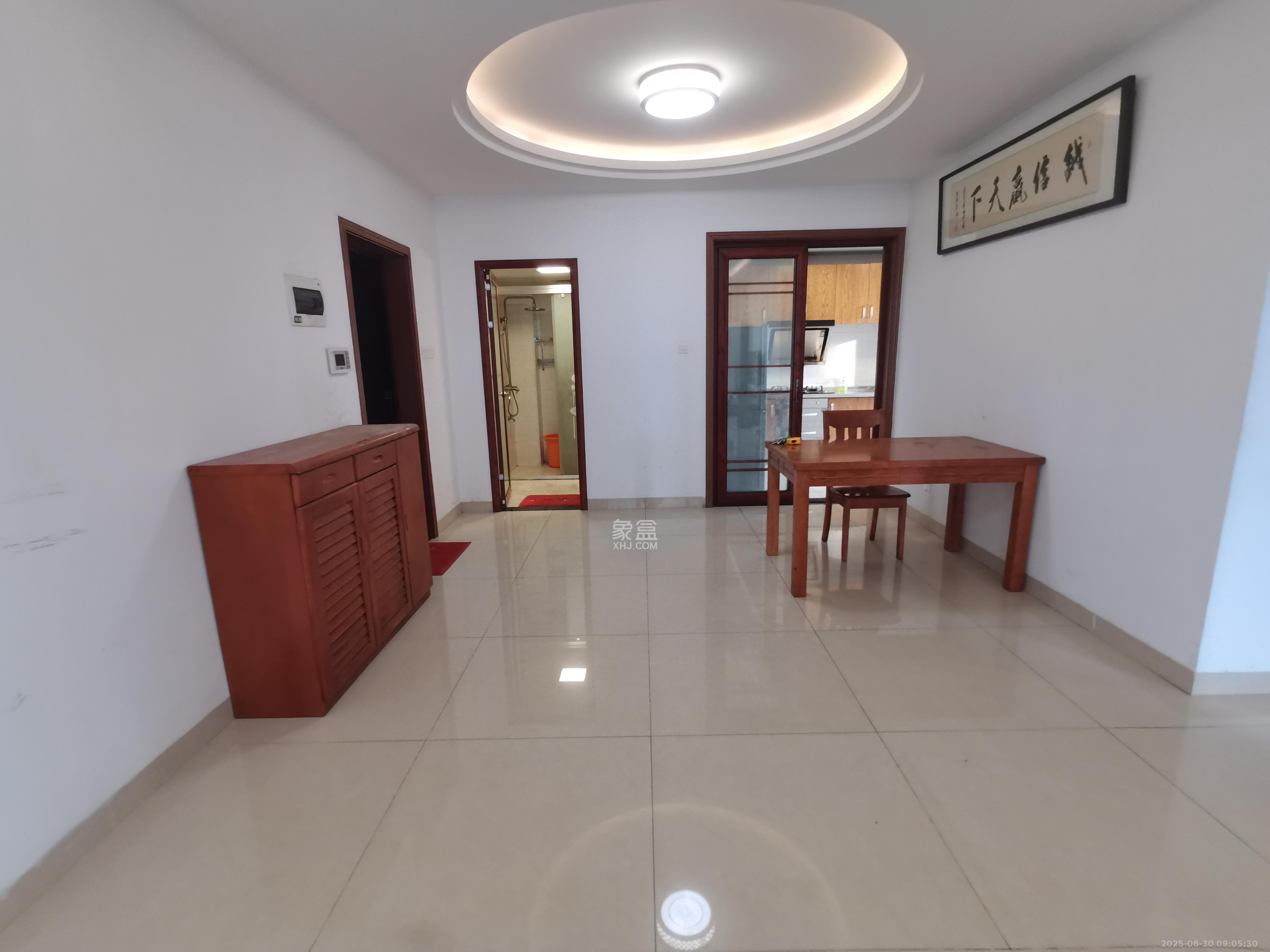 天下一家  3室2厅1卫    2600.0元/月 天下一家  3室2厅1卫    2600.0元/月室内图