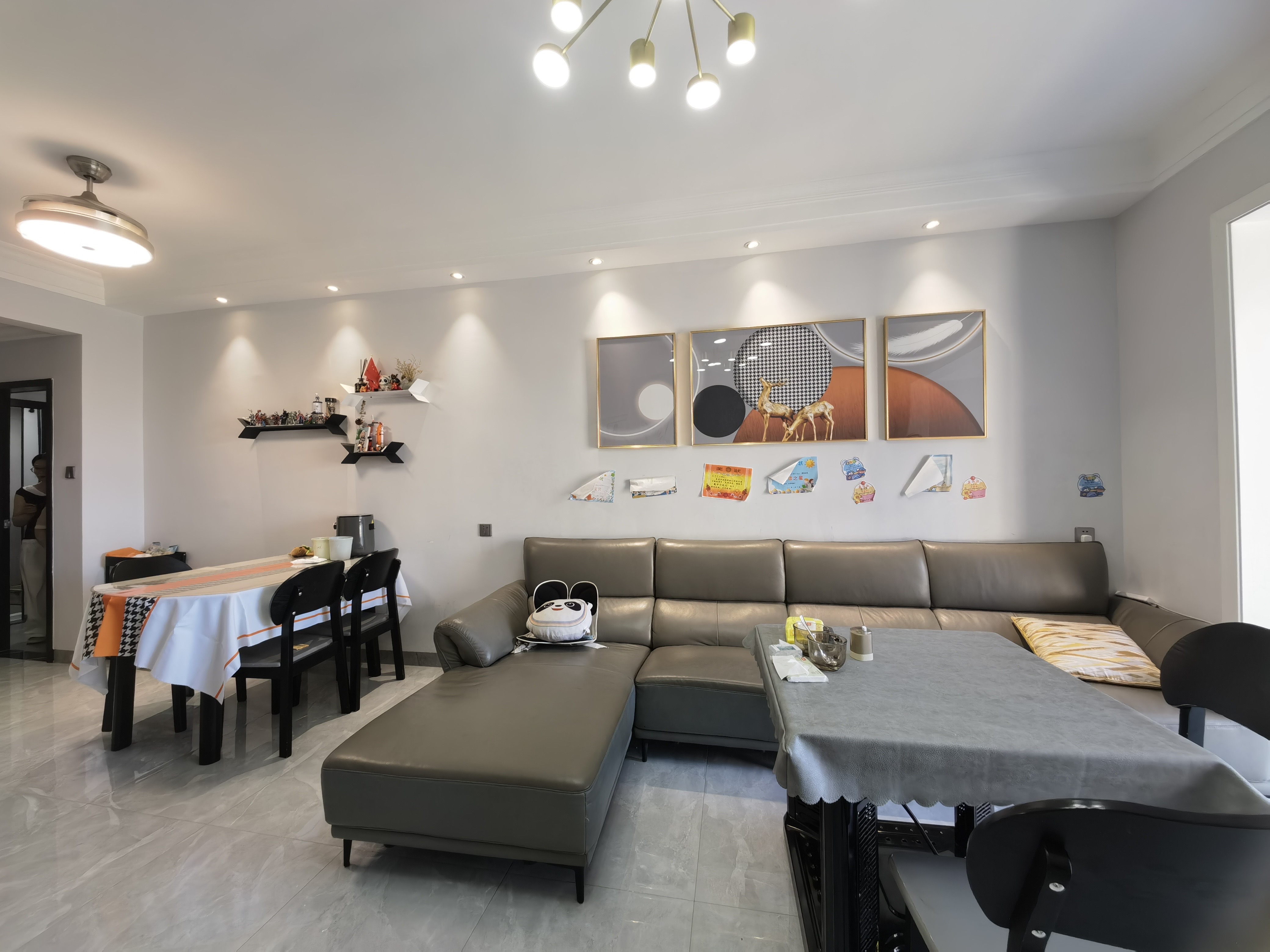 五江碧桂园城市广场 3室2厅2卫 69.8万 五江碧桂园城市广场 3室2厅2卫 69.8万客厅