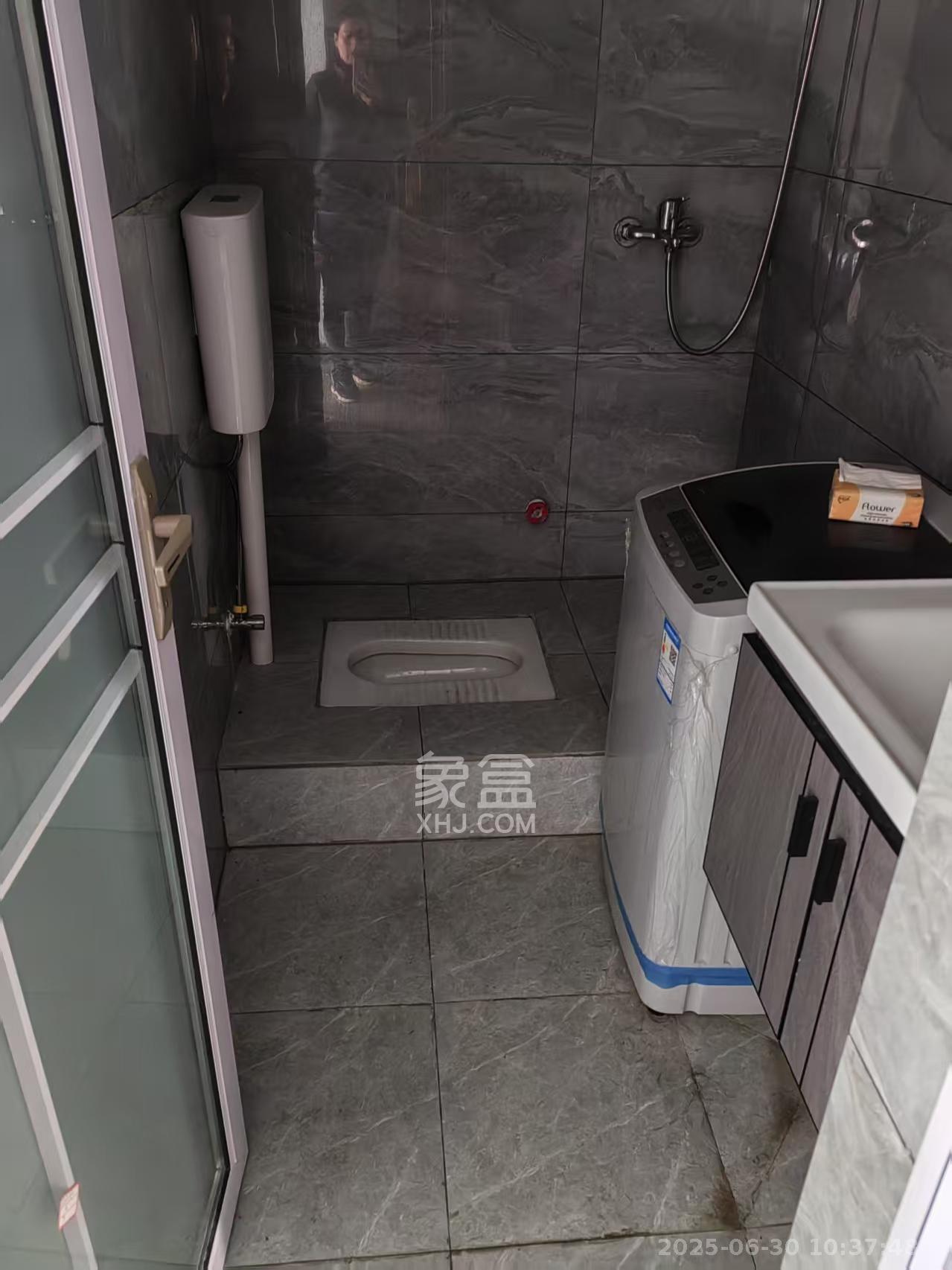 明城公寓  1室1厅1卫    1300.0元/月室内图