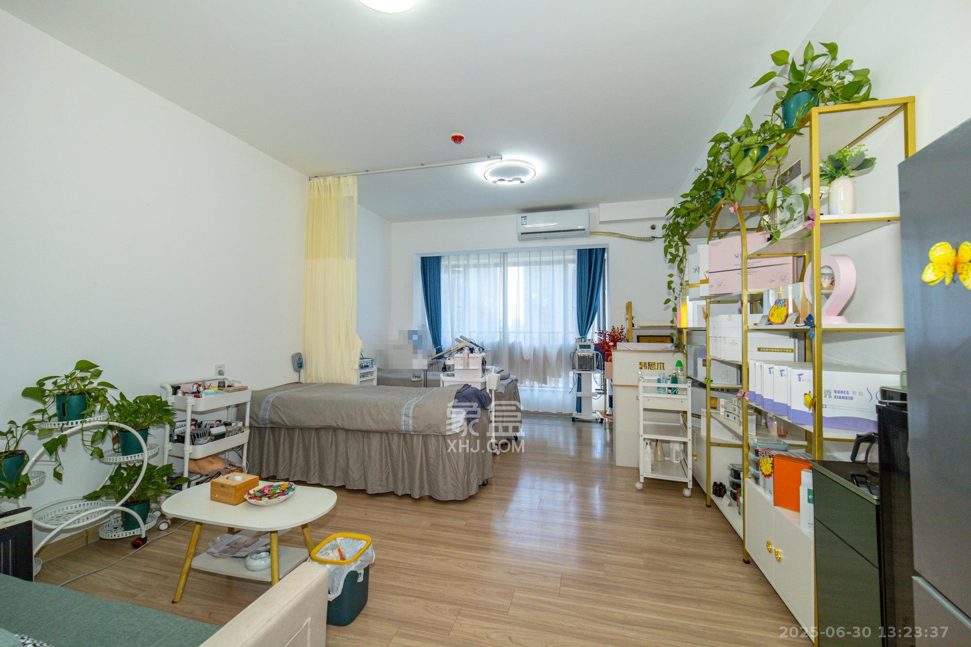 新长海漓湘悦  1室0厅0卫    22.0万 新长海漓湘悦  1室0厅0卫    22.0万客厅