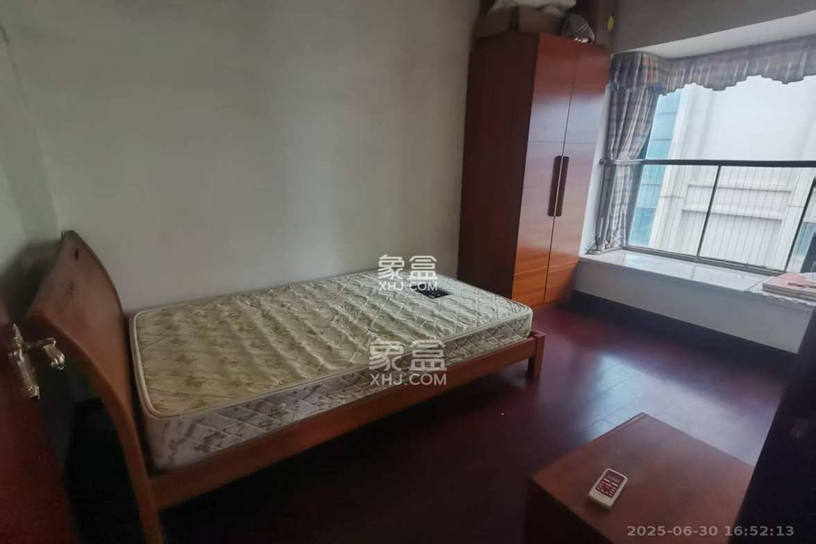 恒大华府  2室2厅1卫    2000.0元/月 恒大华府  2室2厅1卫    2000.0元/月室内图